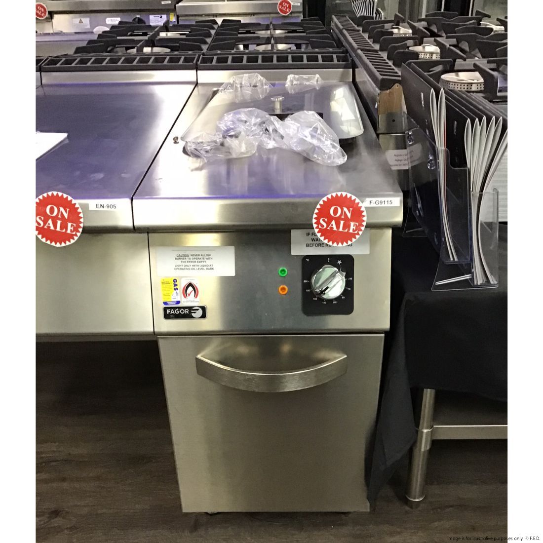 CLEARANCE - 900 Series Natural Gas Deep Fat Fryer - F-G9115-VIC940