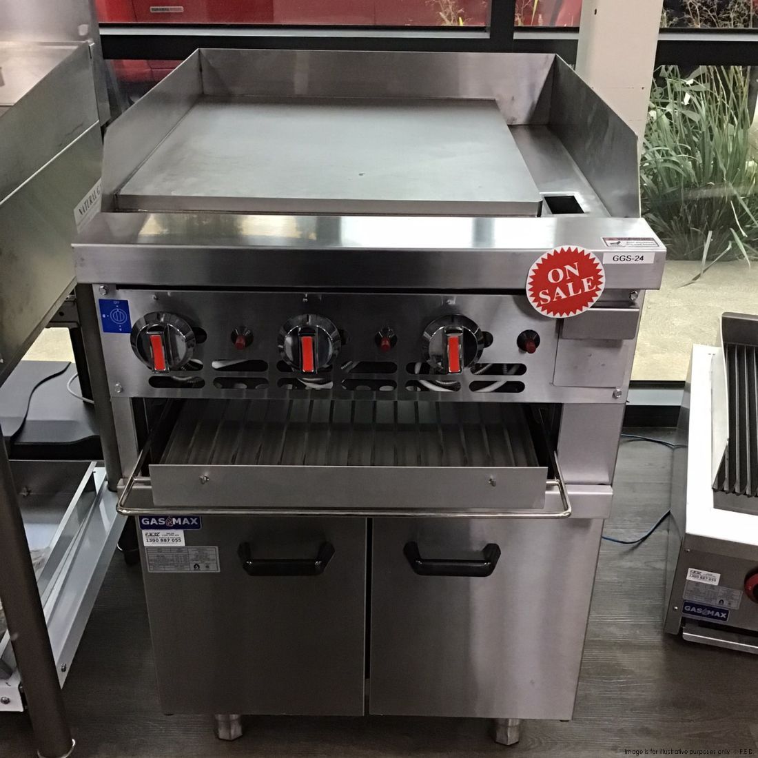 CLEARANCE - Gasmax Gas Griddle and Gas Toaster with Cabinet - GGS-24-VIC947