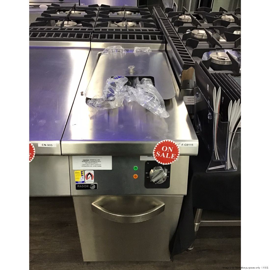 CLEARANCE - 900 Series Natural Gas Deep Fat Fryer - F-G9115-VIC940