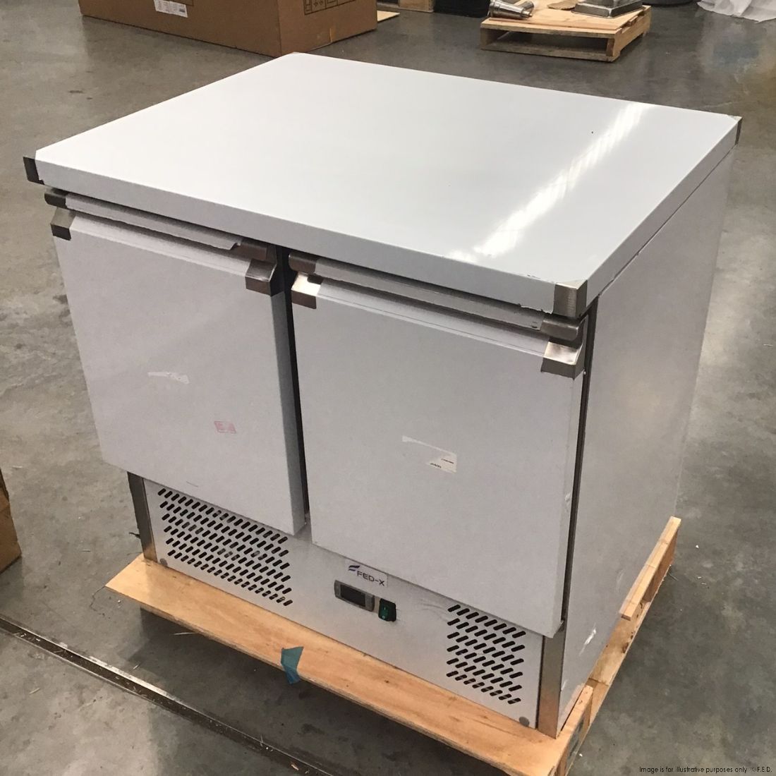 2NDS: FED-X Compact Workbench Fridge - XGNS900B-NSW2106