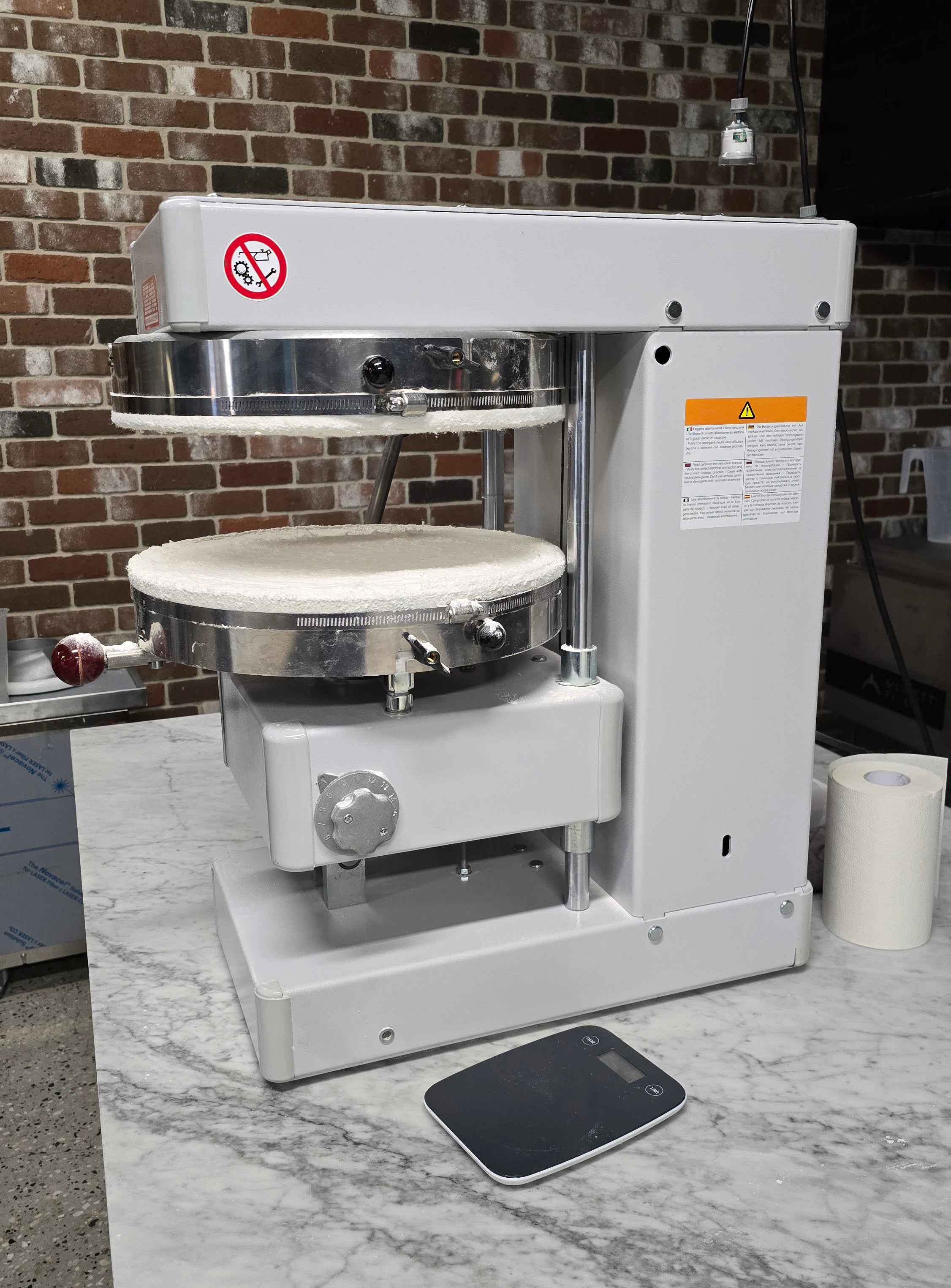 Sigma Sprizza Manual Pizza Cold Press Machine