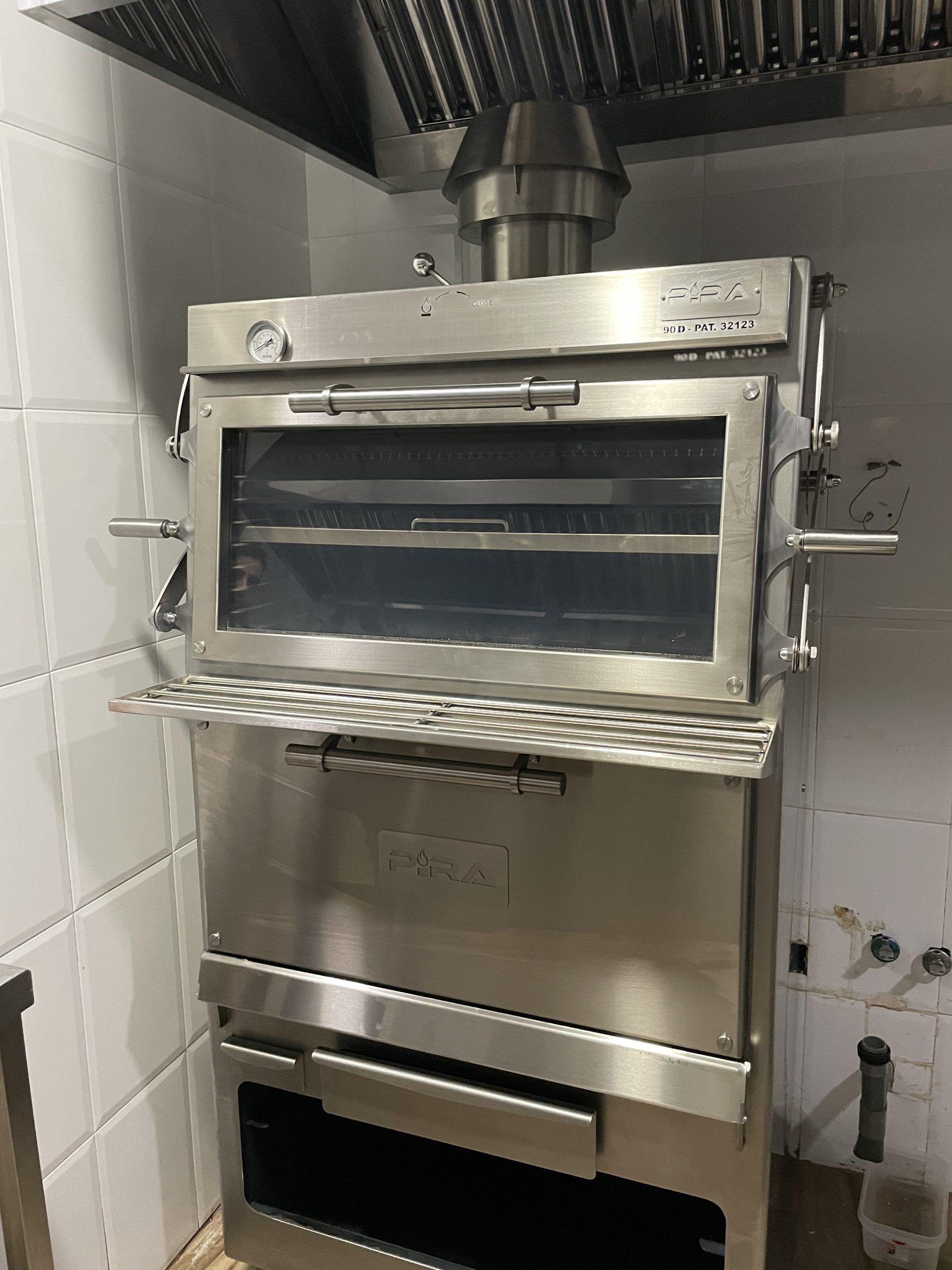 Pira 90 D Silver Charcoal Oven - 170.105