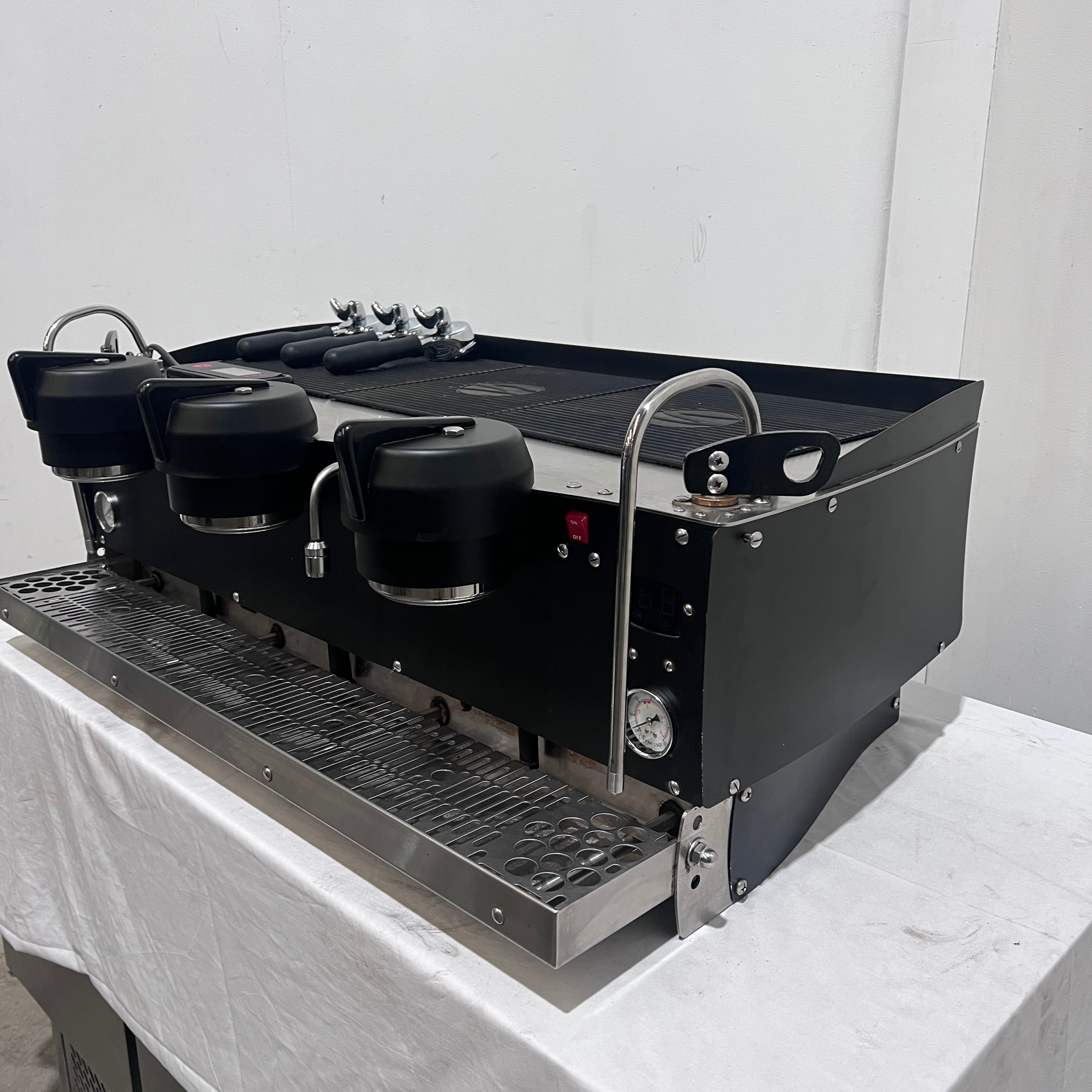 Synesso S300 3 Group Coffee Machine - 721103