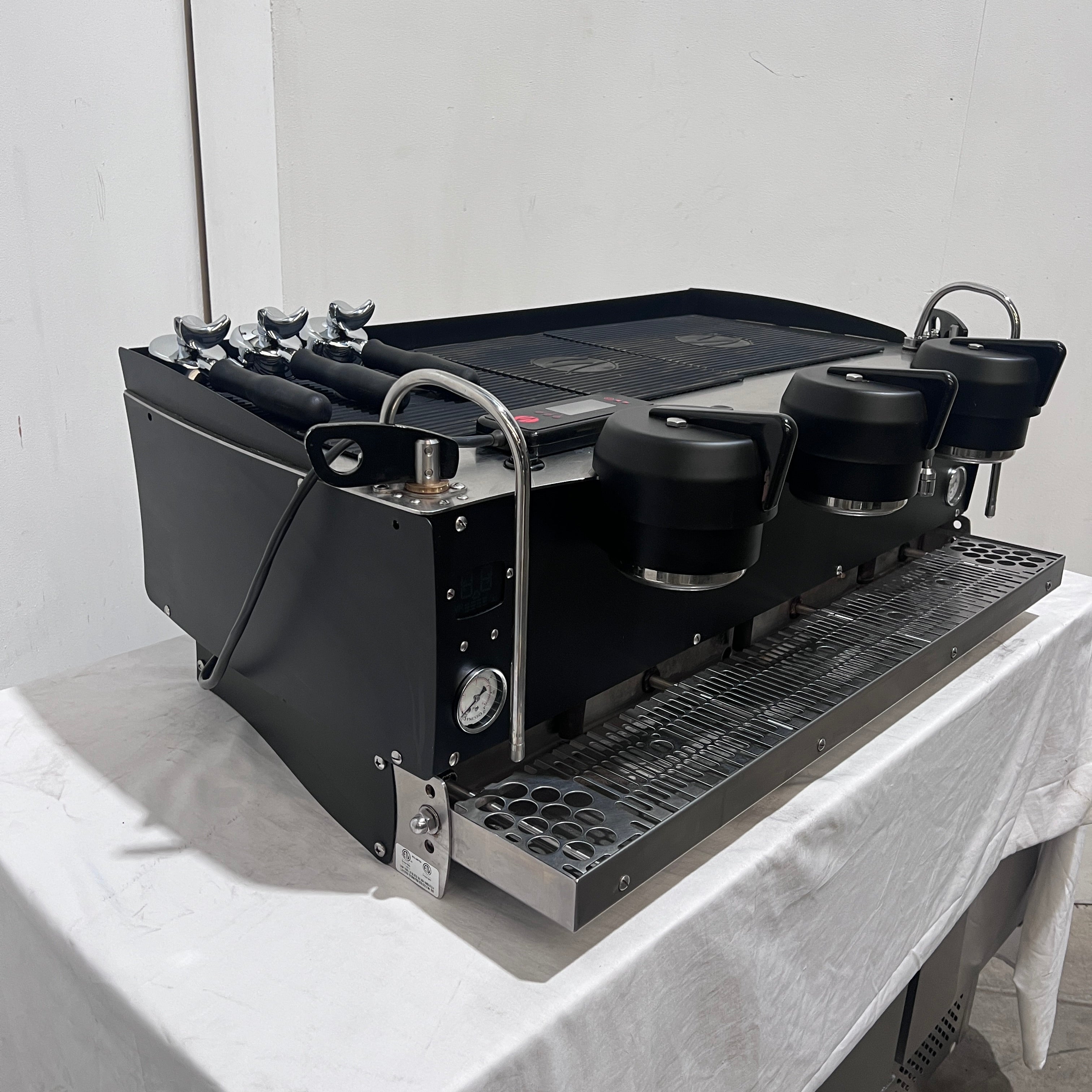 Synesso S300 3 Group Coffee Machine - 721103