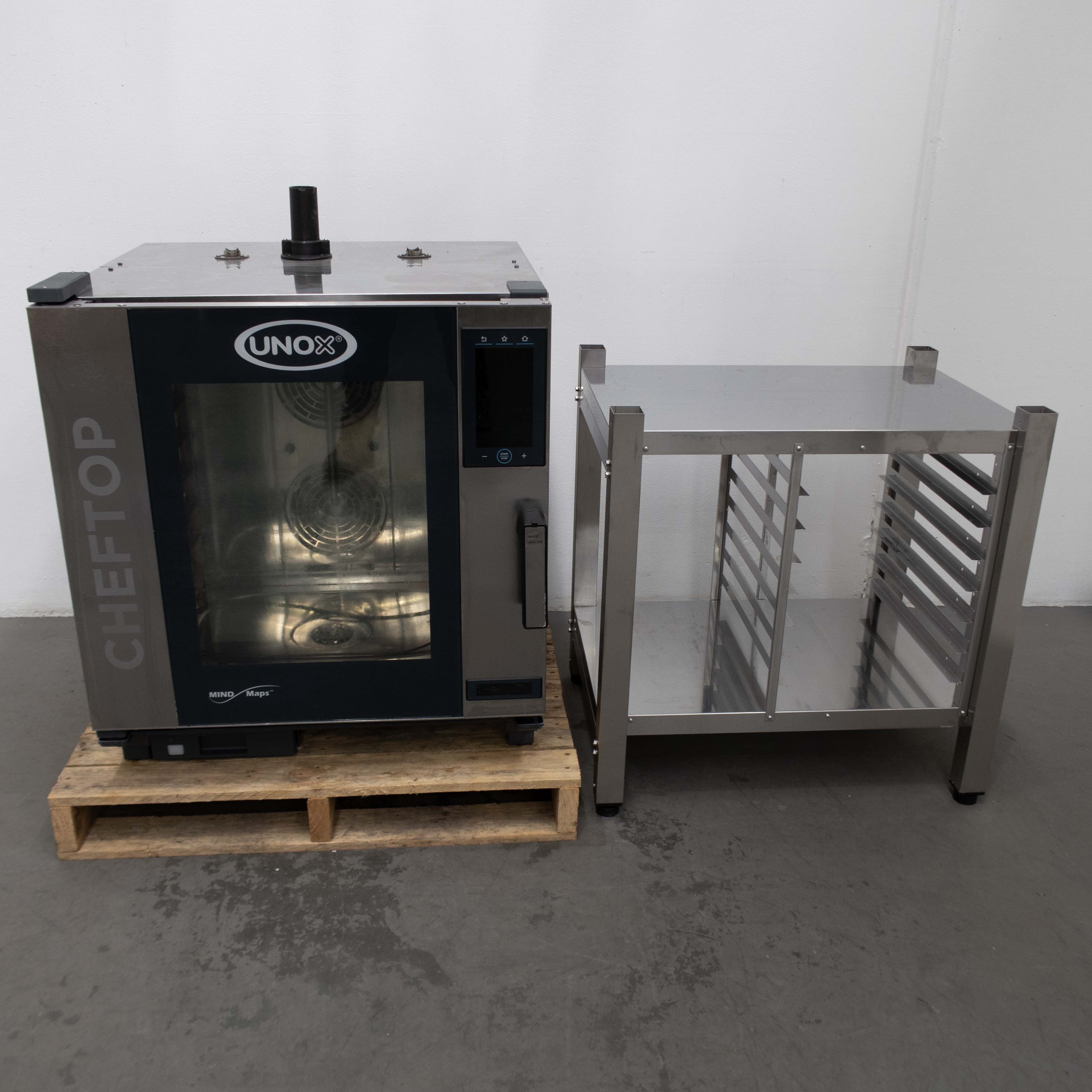 Unox XEVC-0711-GPRM 7 Tray Combi Oven + Stand - 746057
