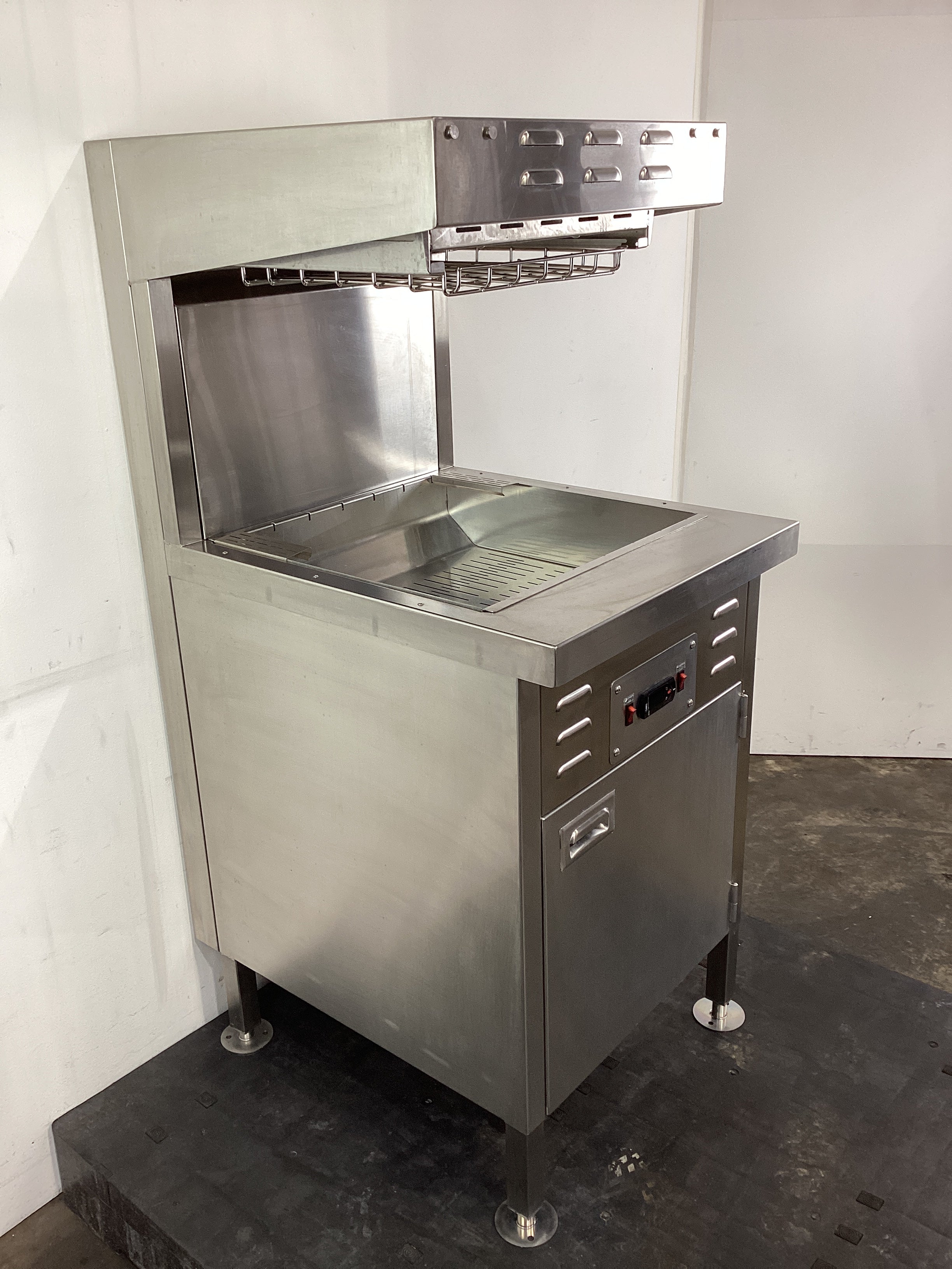 Wise AWHT-600C-S Fry Station - 758279