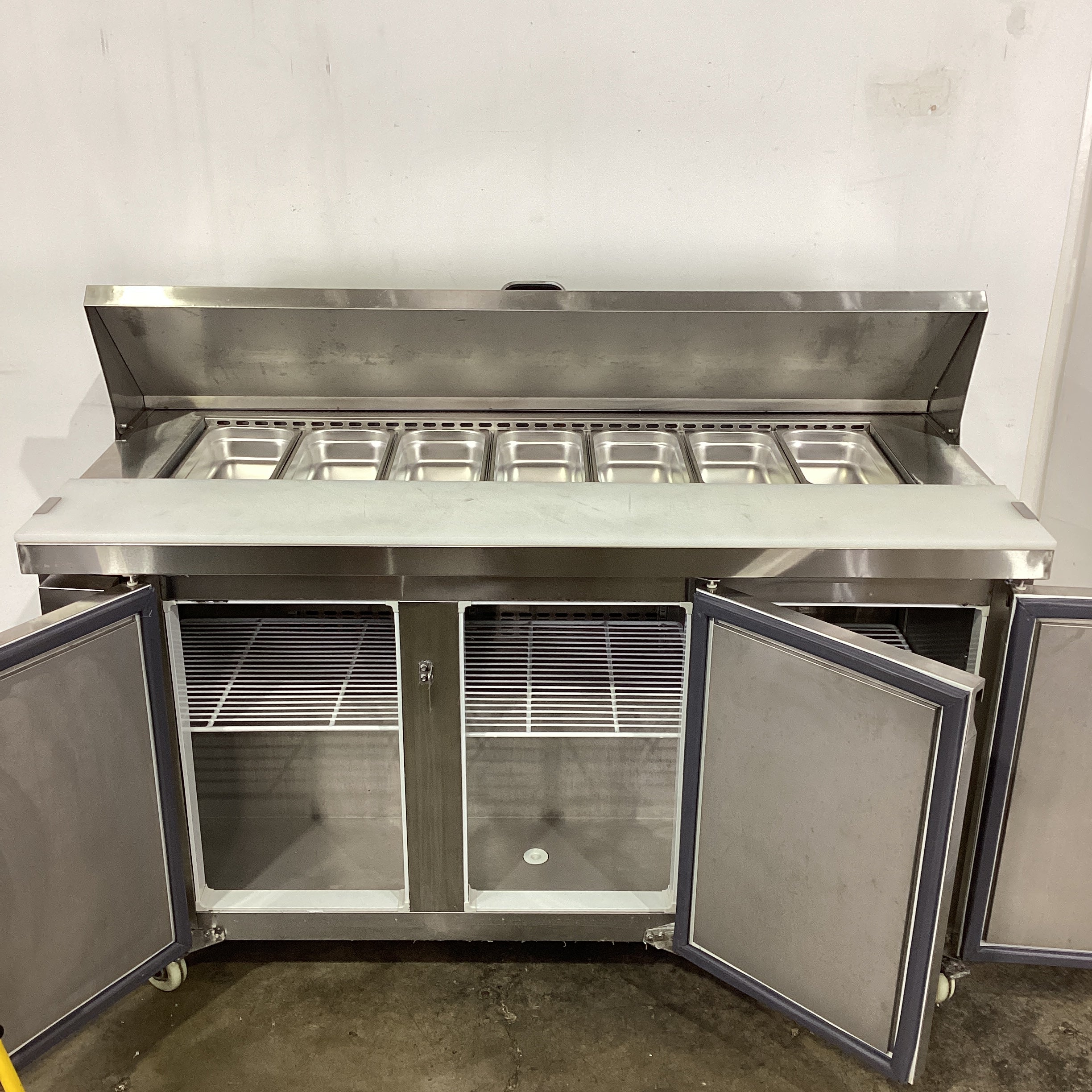 Federal SLB150 Sandwich Prep Fridge - 760715