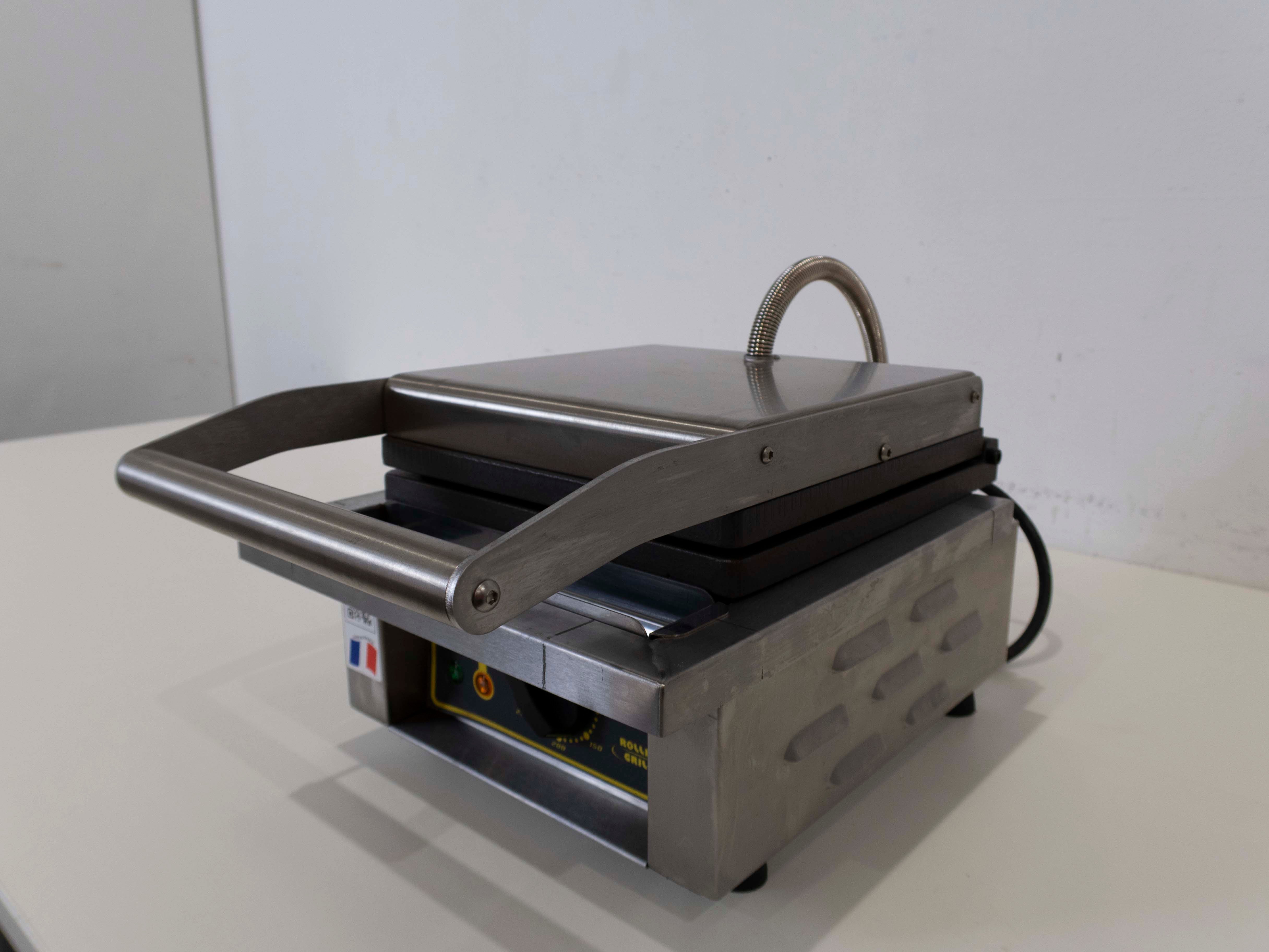 Roller Grill GES 80 B Waffle Machine - 763053