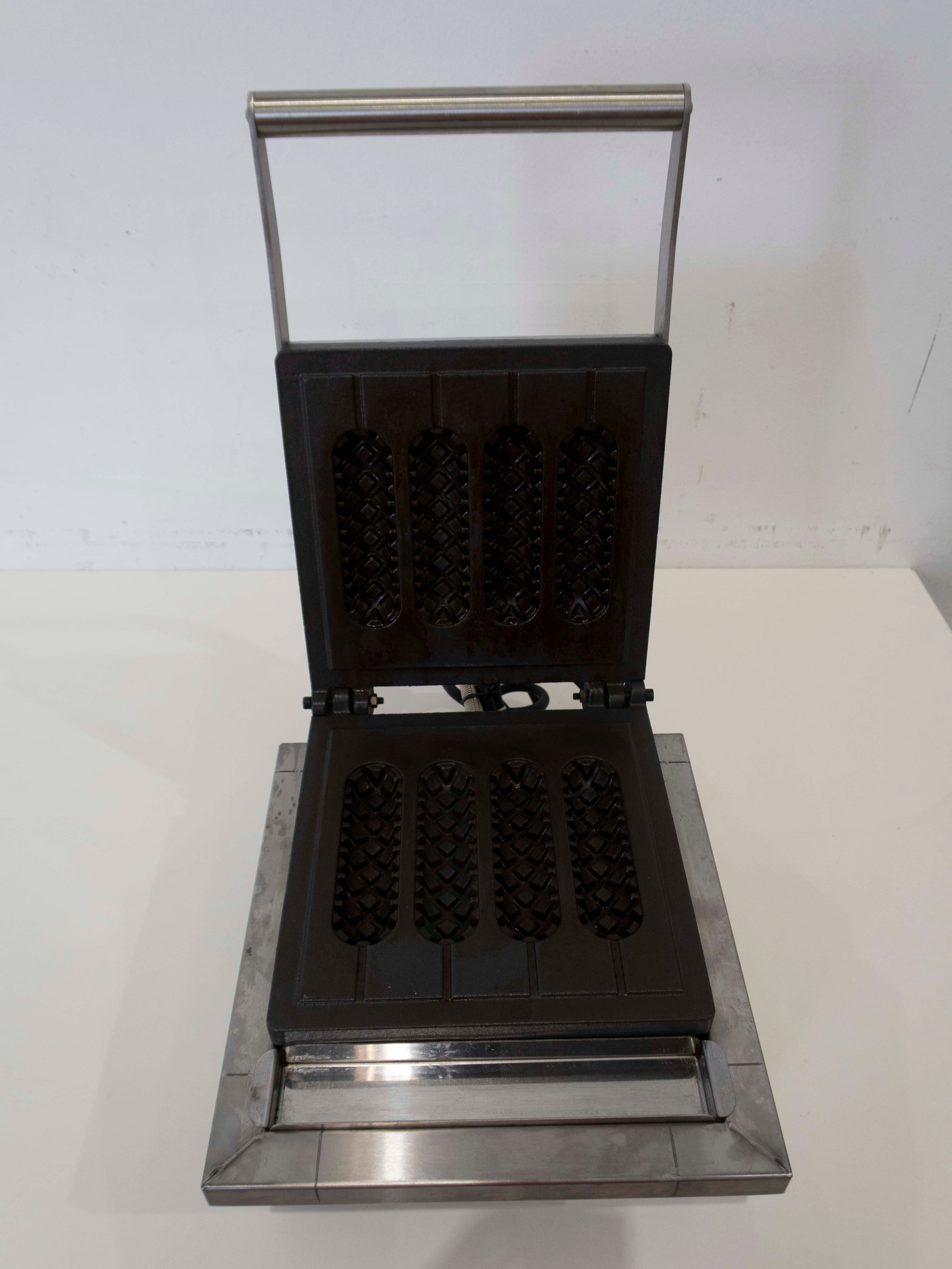Roller Grill GES 80 B Waffle Machine - 763053