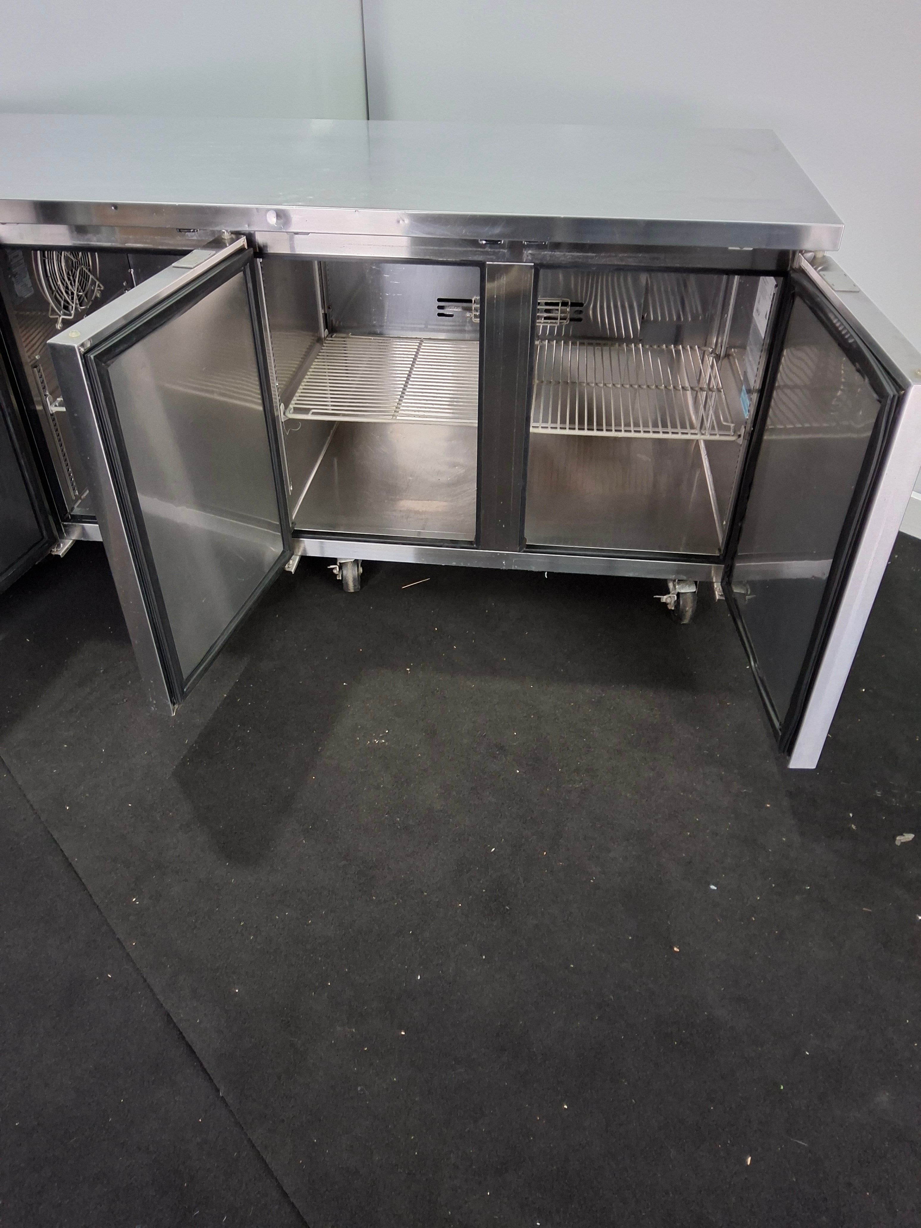 Turbo Air KURF18-3-N Undercounter Fridge/Freezer - 771788