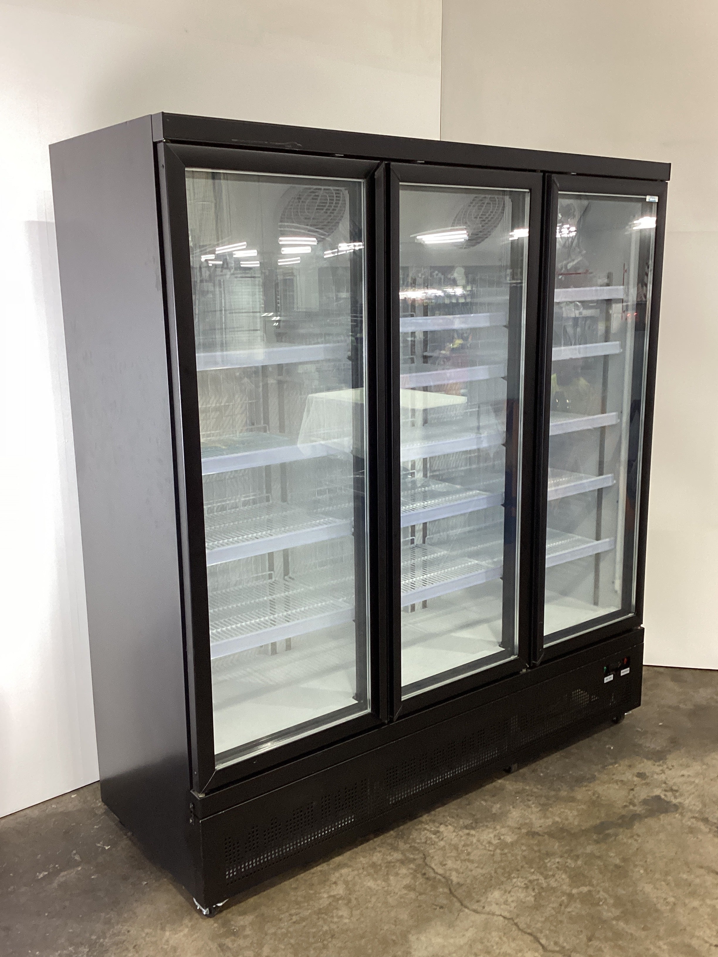 Freeze Edge BDG 1880-3M Upright Display Freezer - 774933