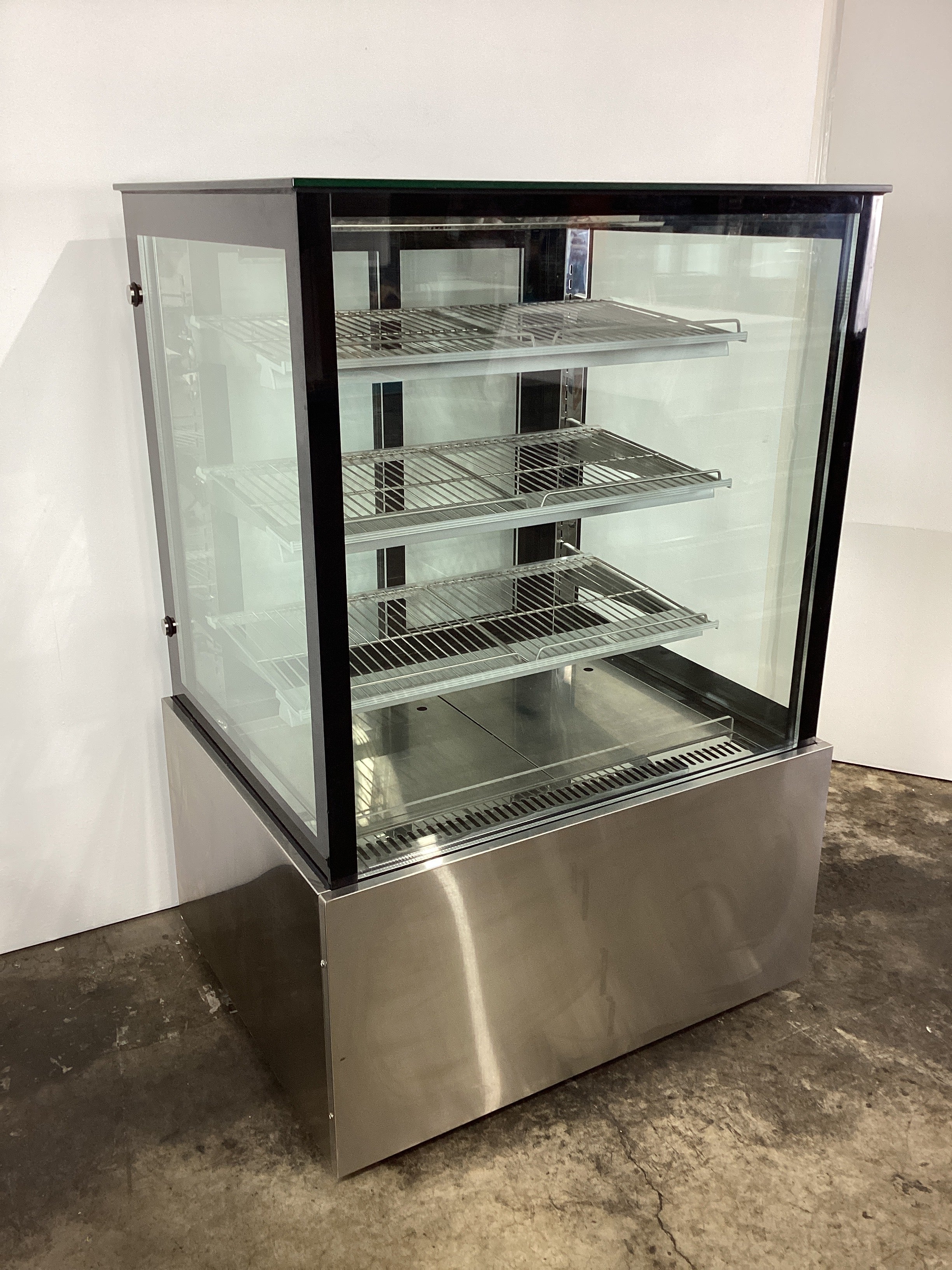 Bonvue SL830V Commercial Cold Food Display - 782854