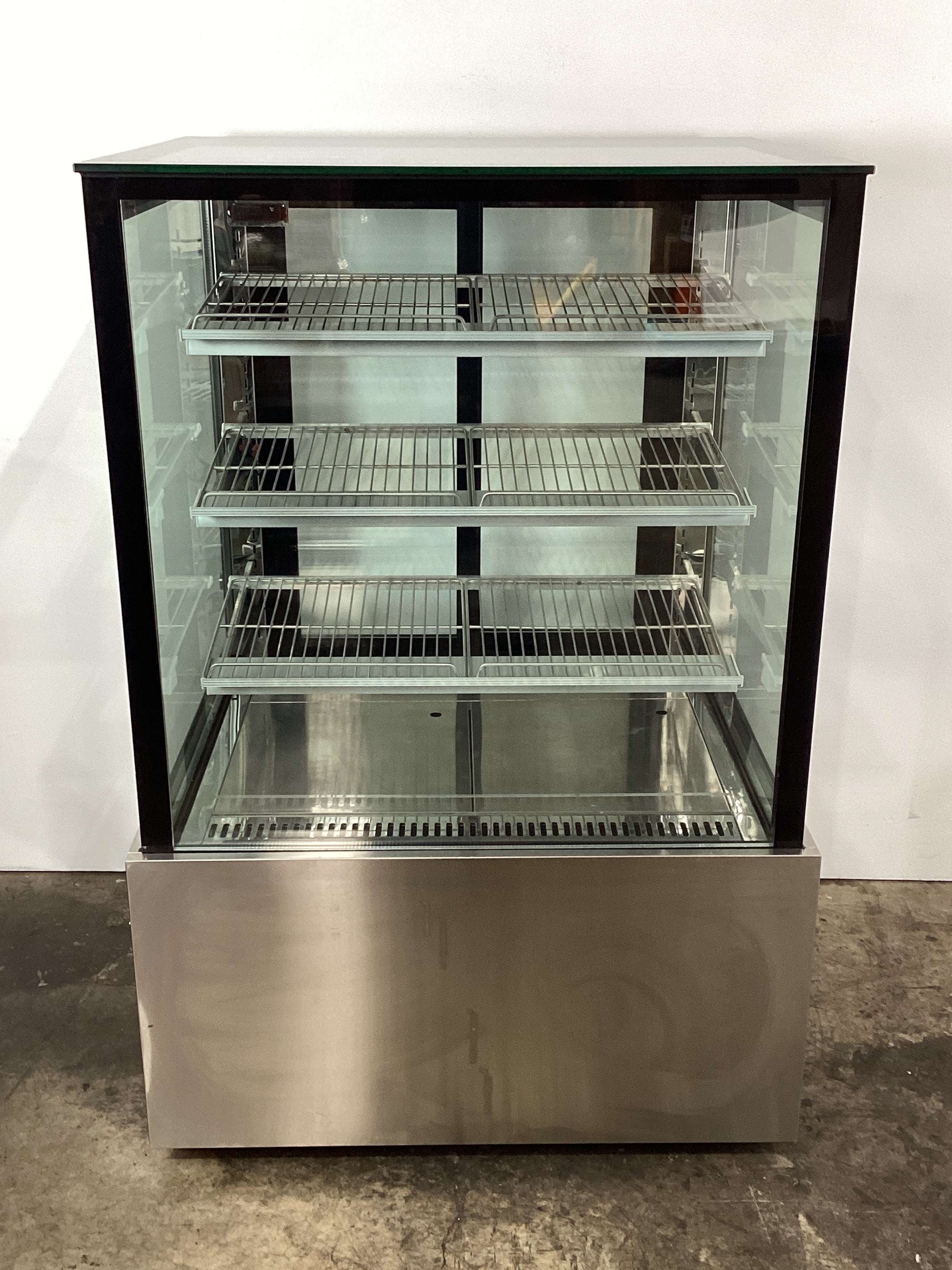 Bonvue SL830V Commercial Cold Food Display - 782854