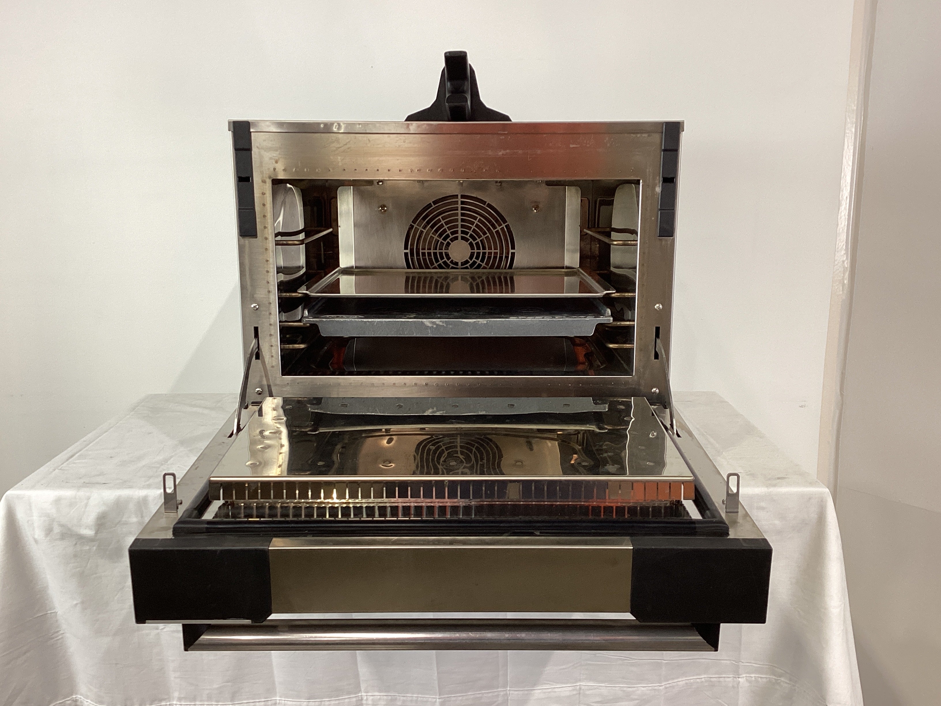 Unox XESW-03HS-MDDN Speed Oven - 786503