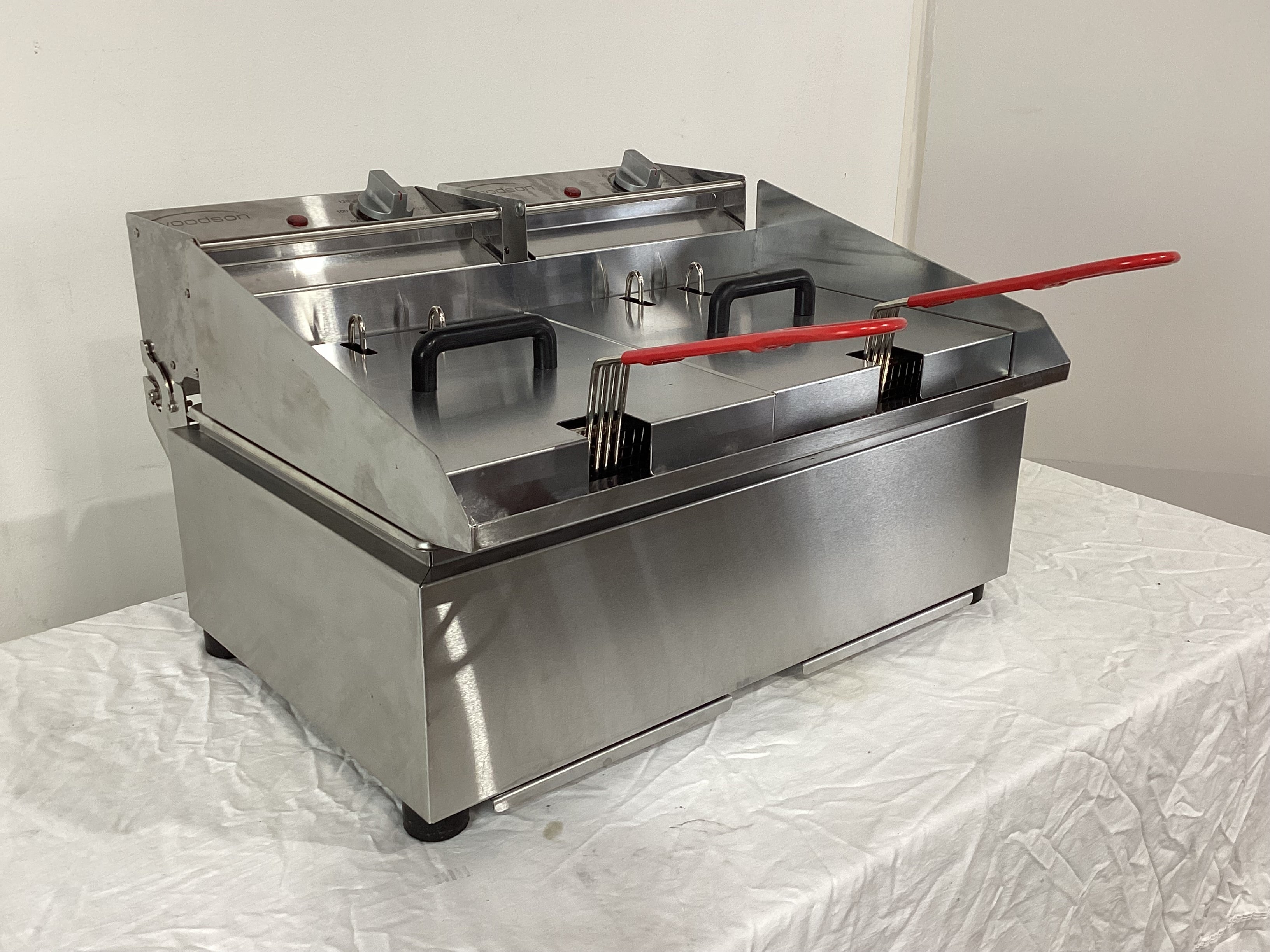 Woodson W.FRT50C Countertop Fryer - 798181