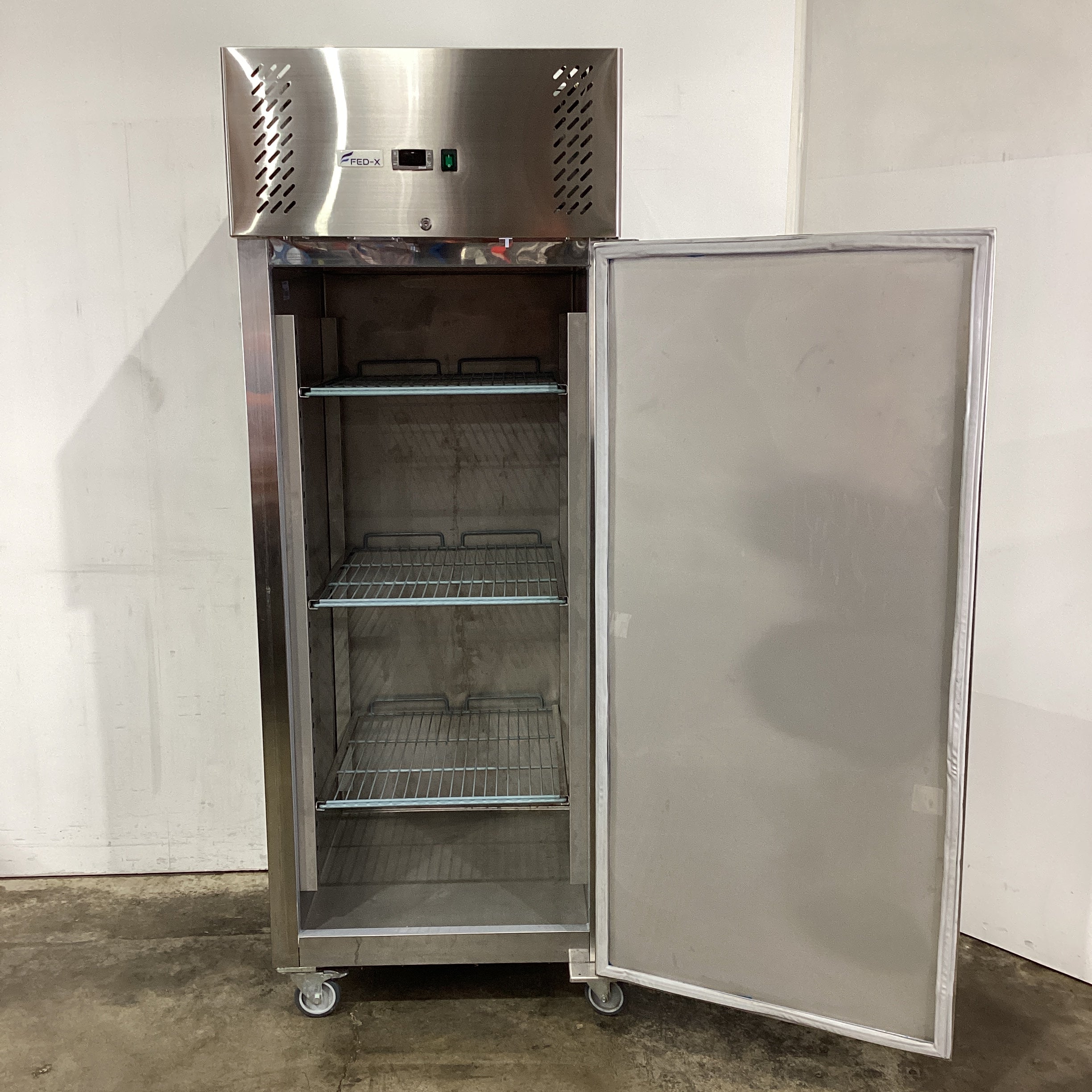 FED-X XURC650SFV Upright Fridge - 800549