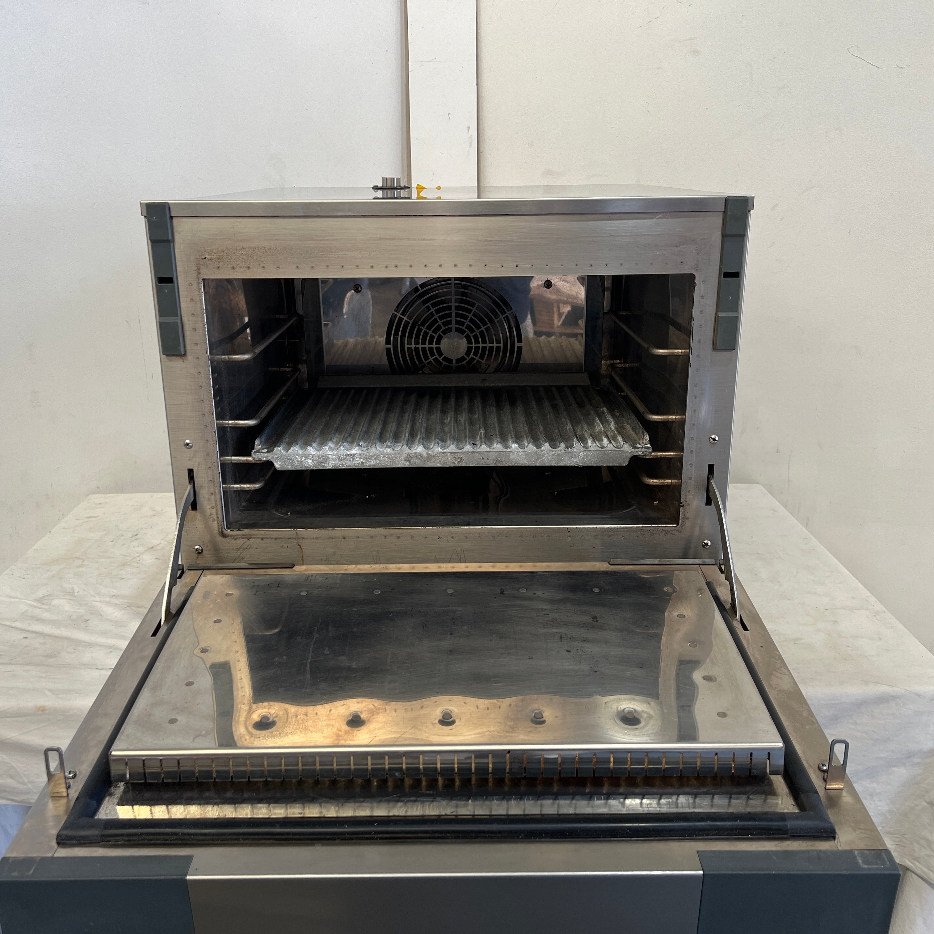 Unox XESW-03HS-MDDN Speed Oven - 801577