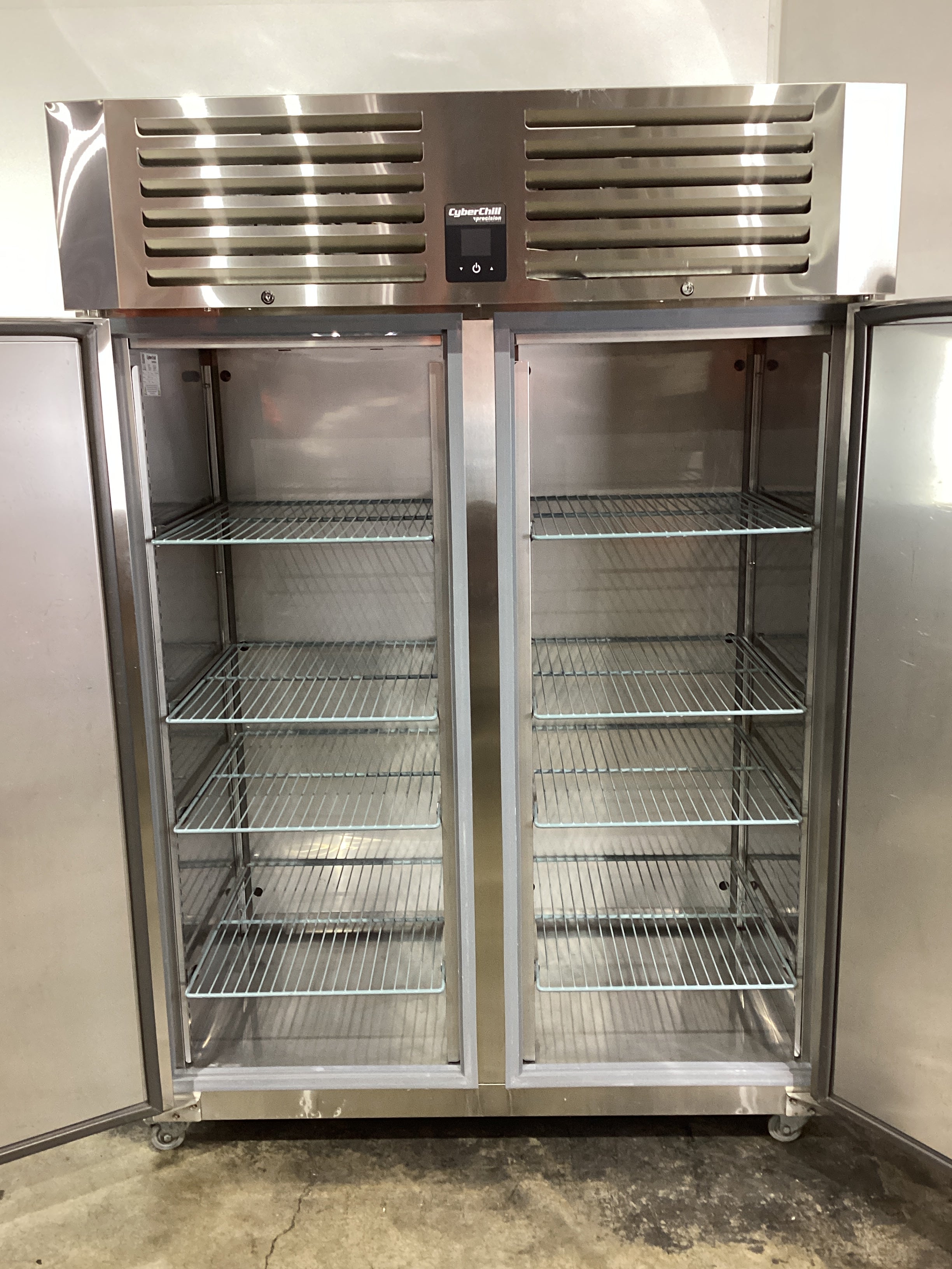 Cyberchill LPT1401 Upright Freezer - 809927