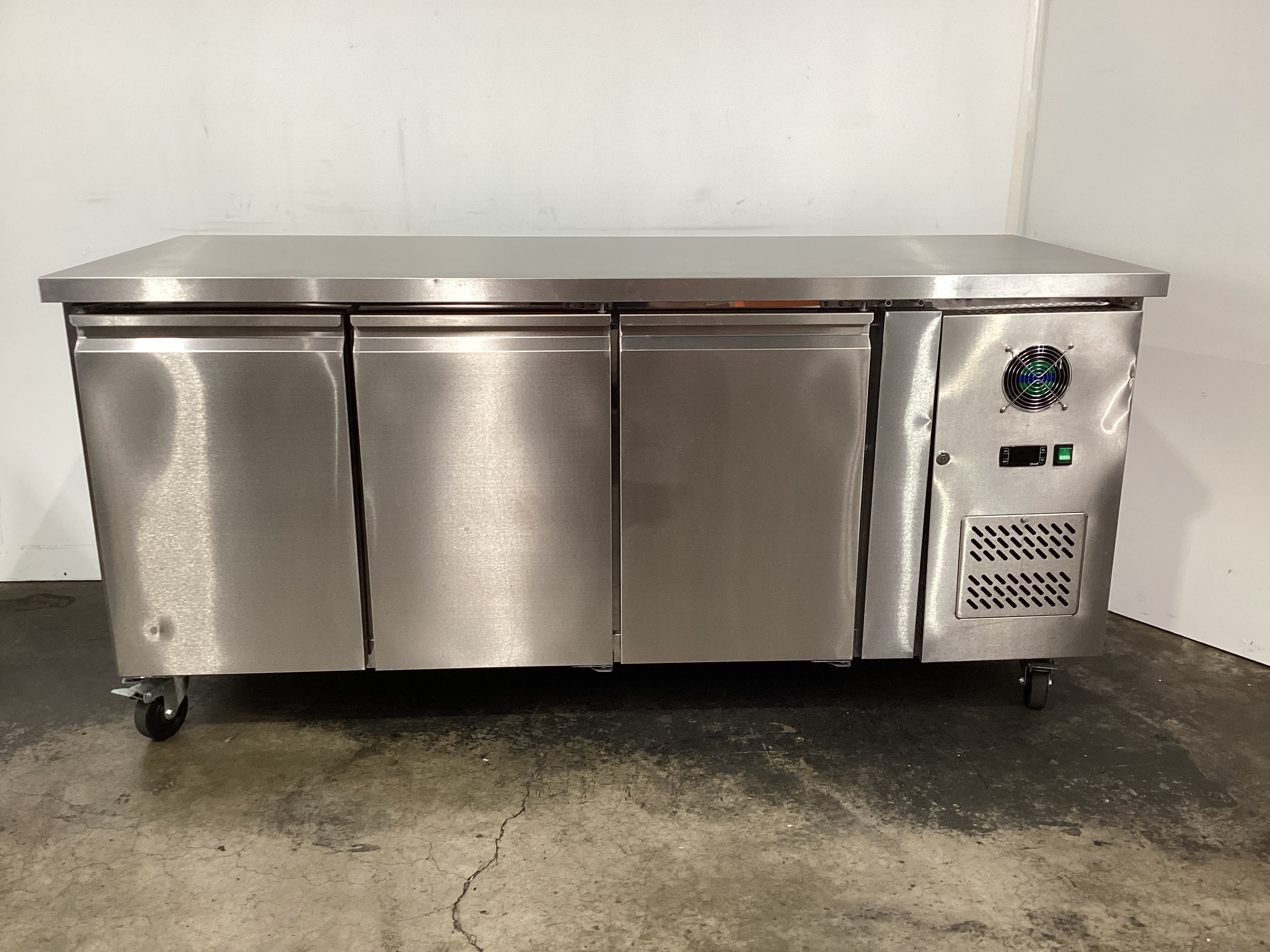 FED GN3100BT Underbench Freezer - 812723