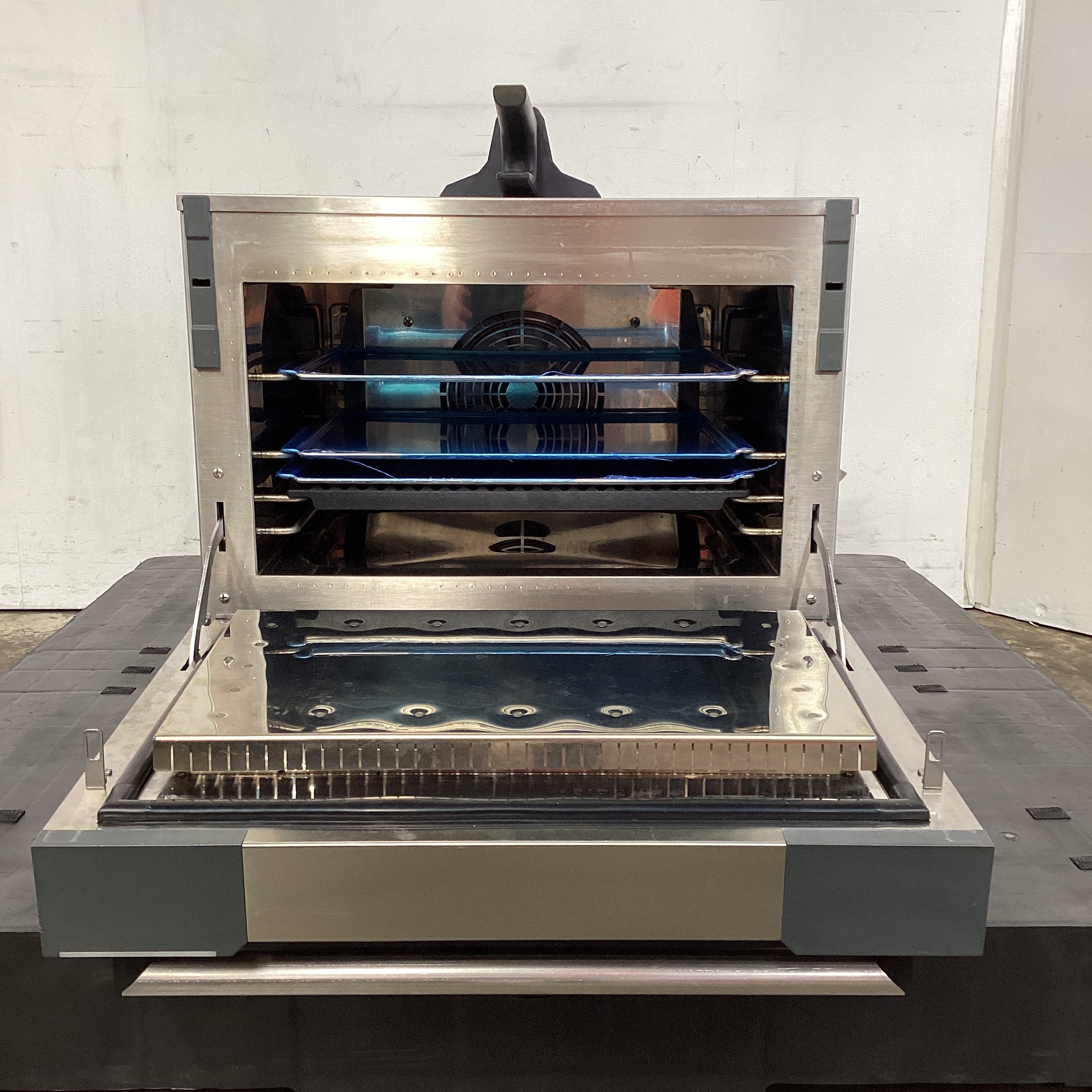 Unox XESW-03HS-EDDN Speed Oven - 812767
