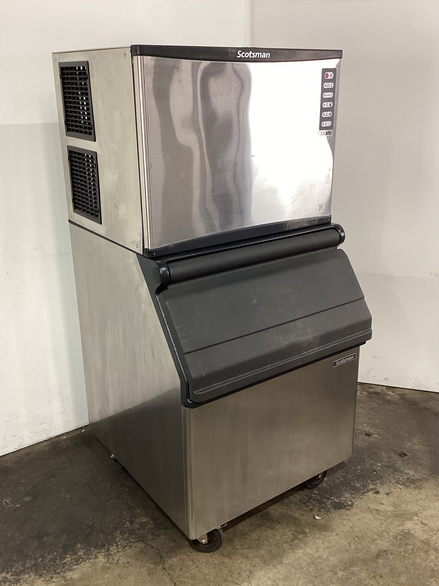 Scotsman NWH 608 A Ice Machine - 812860