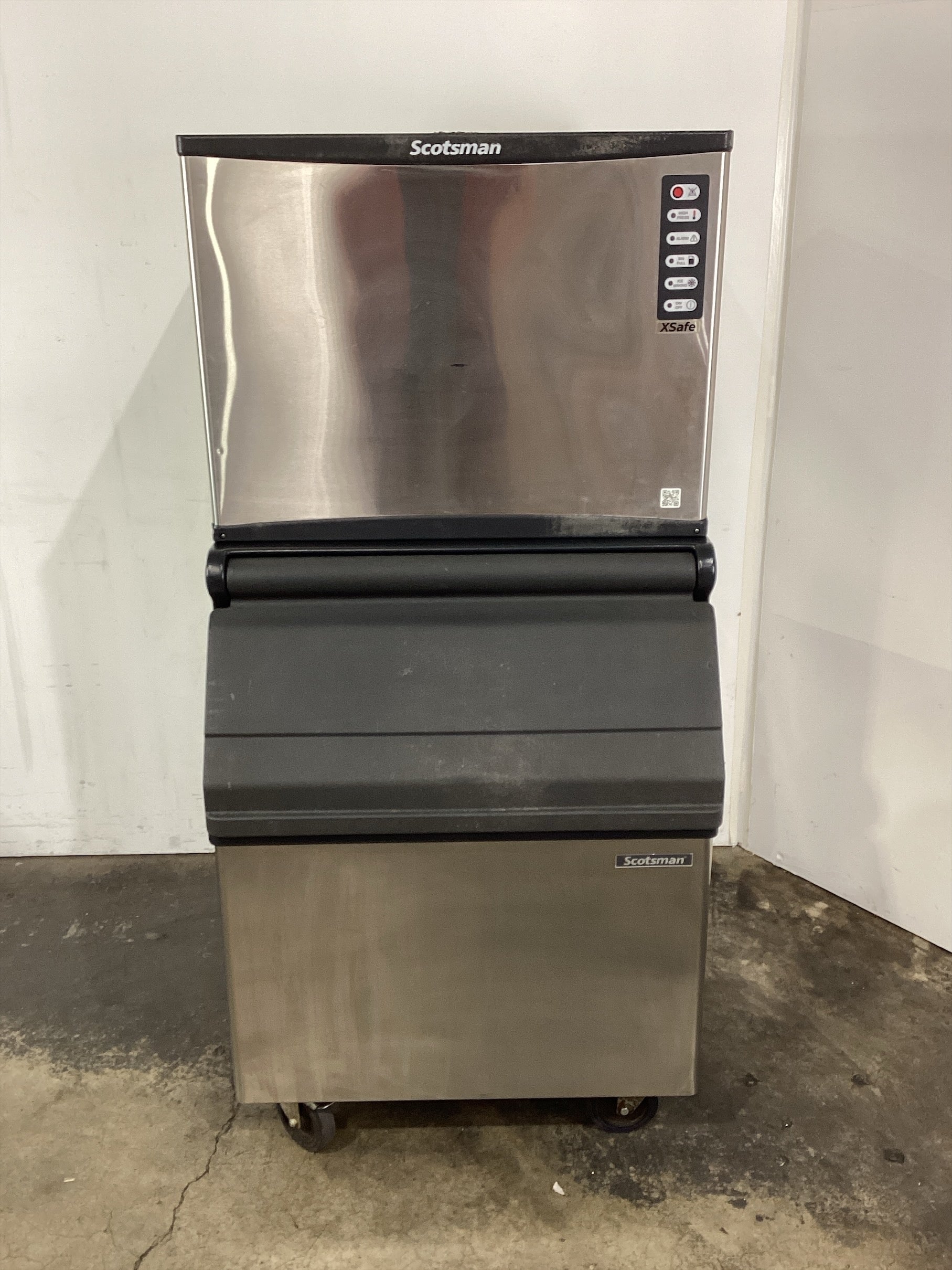 Scotsman NWH 608 A Ice Machine - 812860