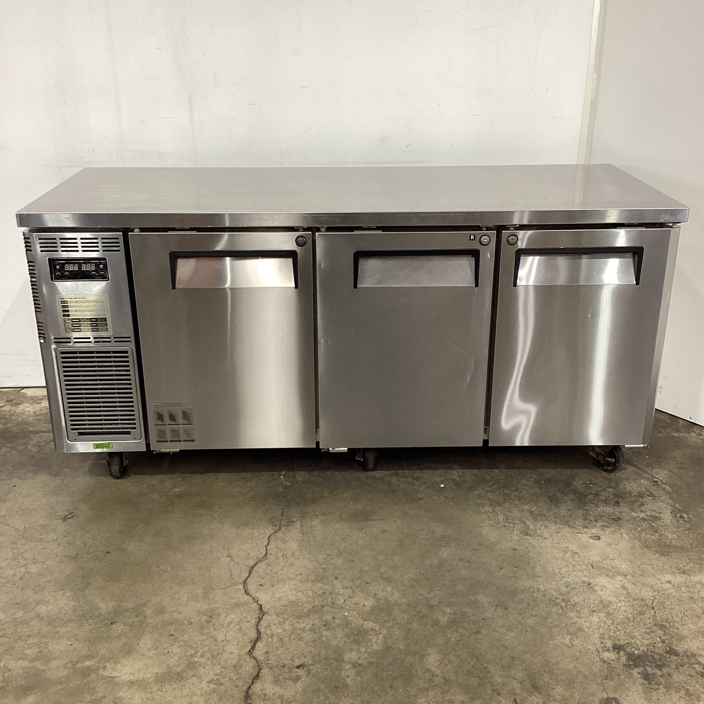 Turbo Air KURF18-3 N Undercounter Fridge/Freezer - 812901