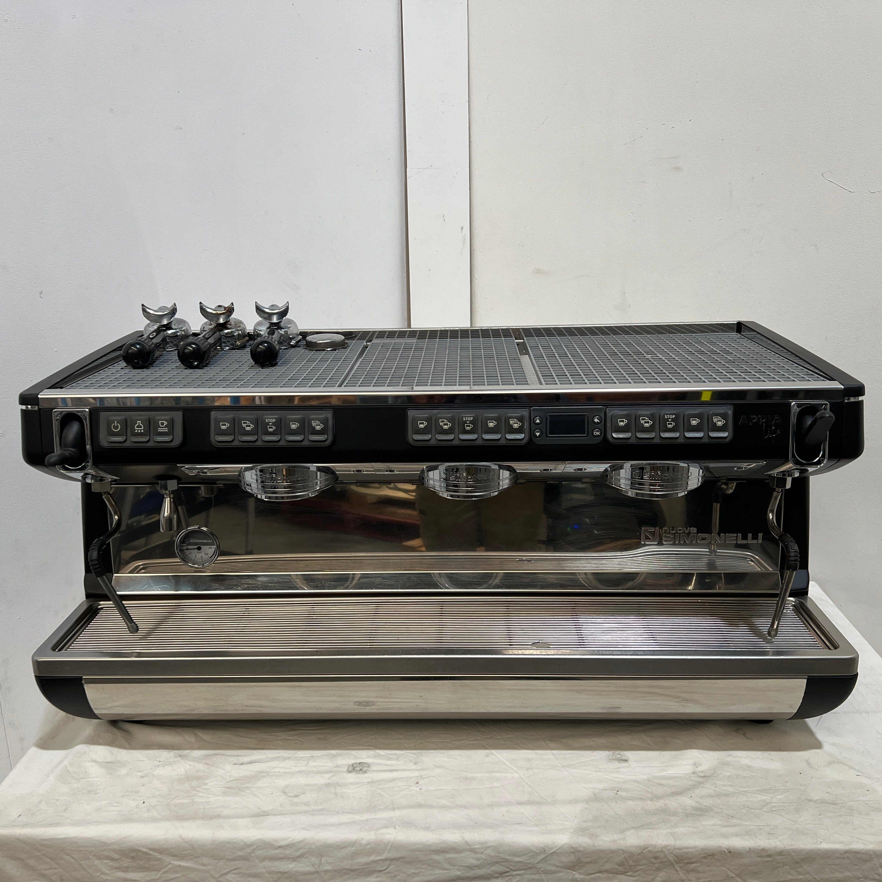 Nuova Simonelli Appia Life XT 3 Group Volumetric Coffee Machine - 812922