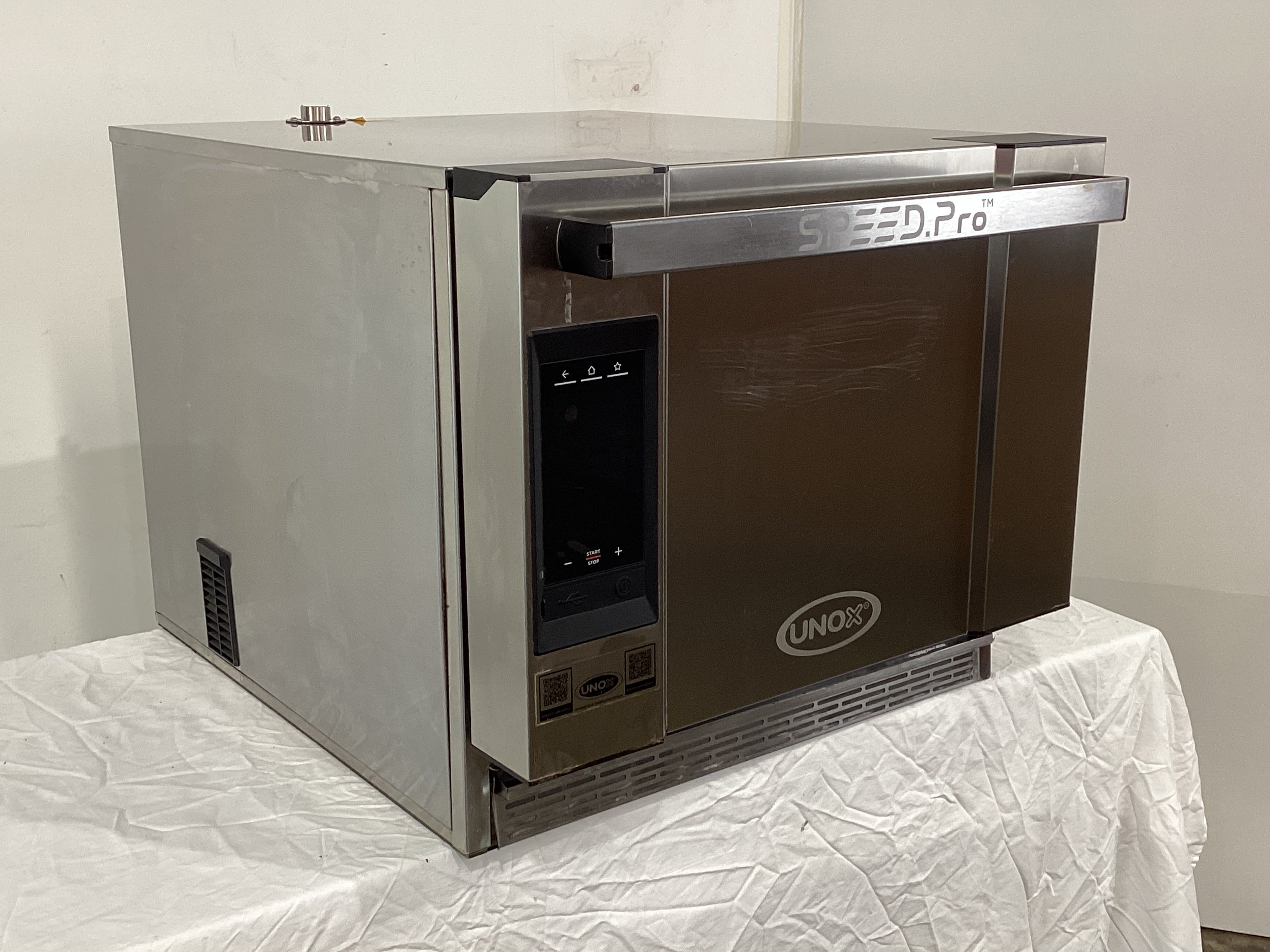 Unox XESW-03HS-EDDN Speed Oven - 813614