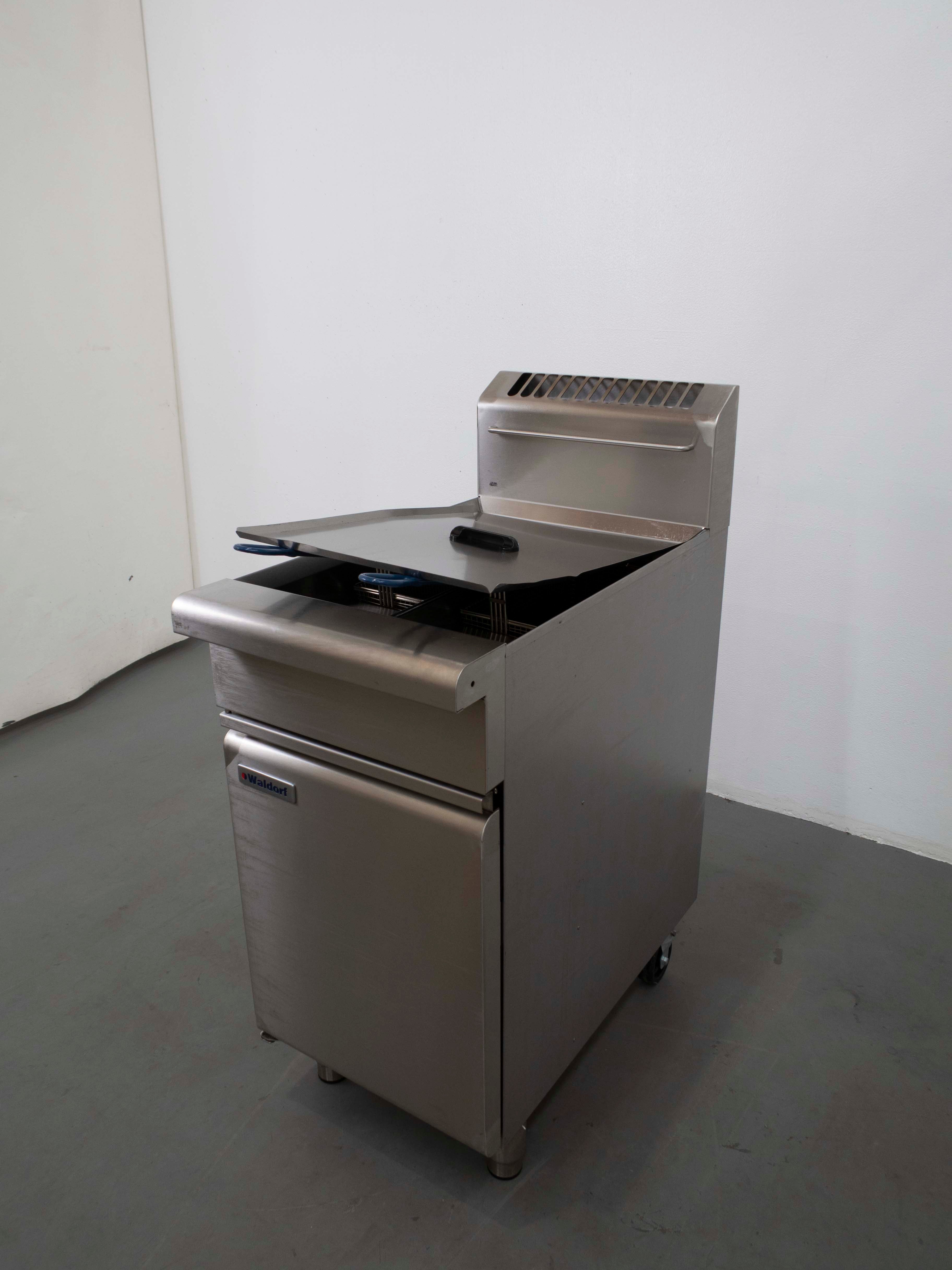 Waldorf FN8226G Split Pan Fryer