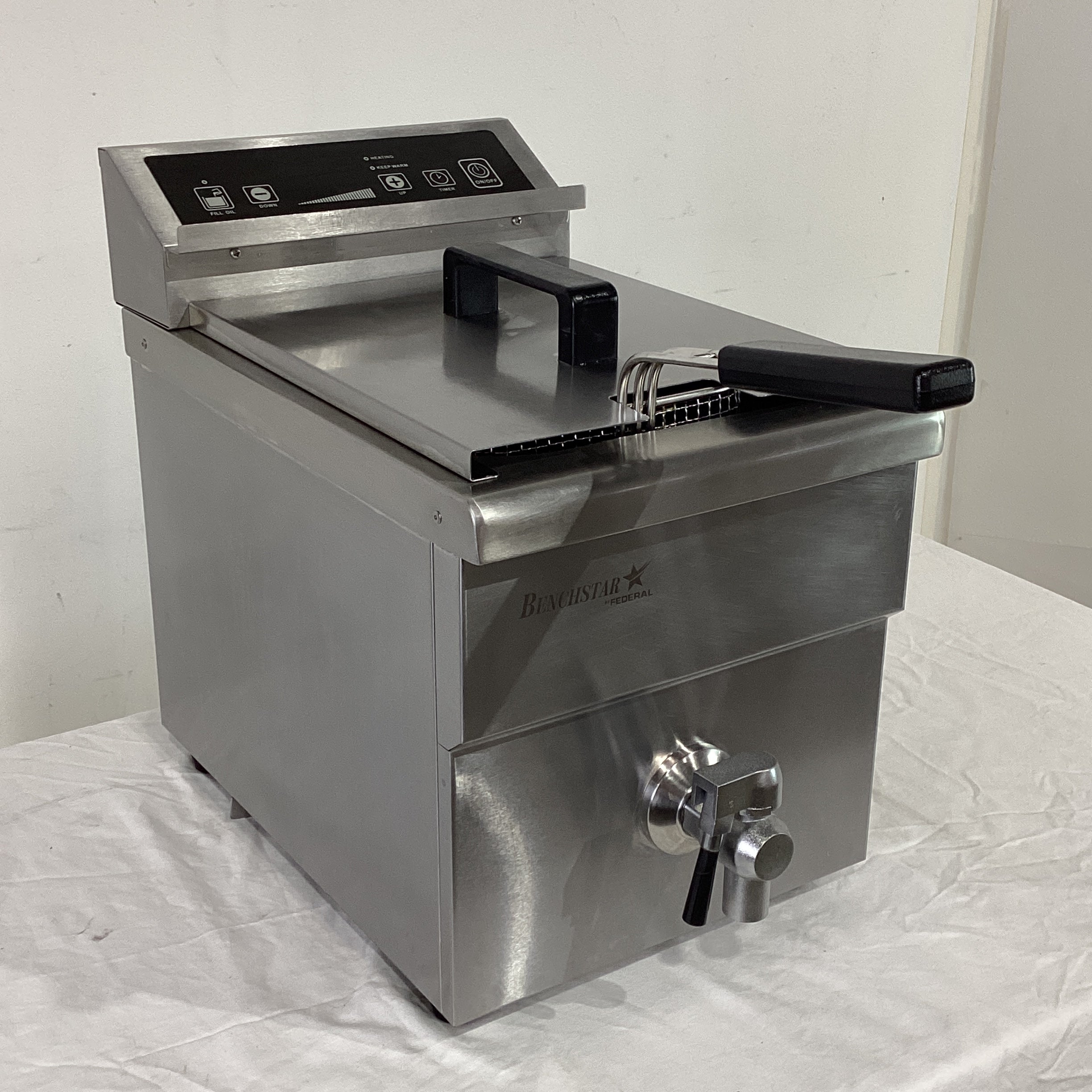 Benchstar IF3500S Countertop Induction Fryer - 817769