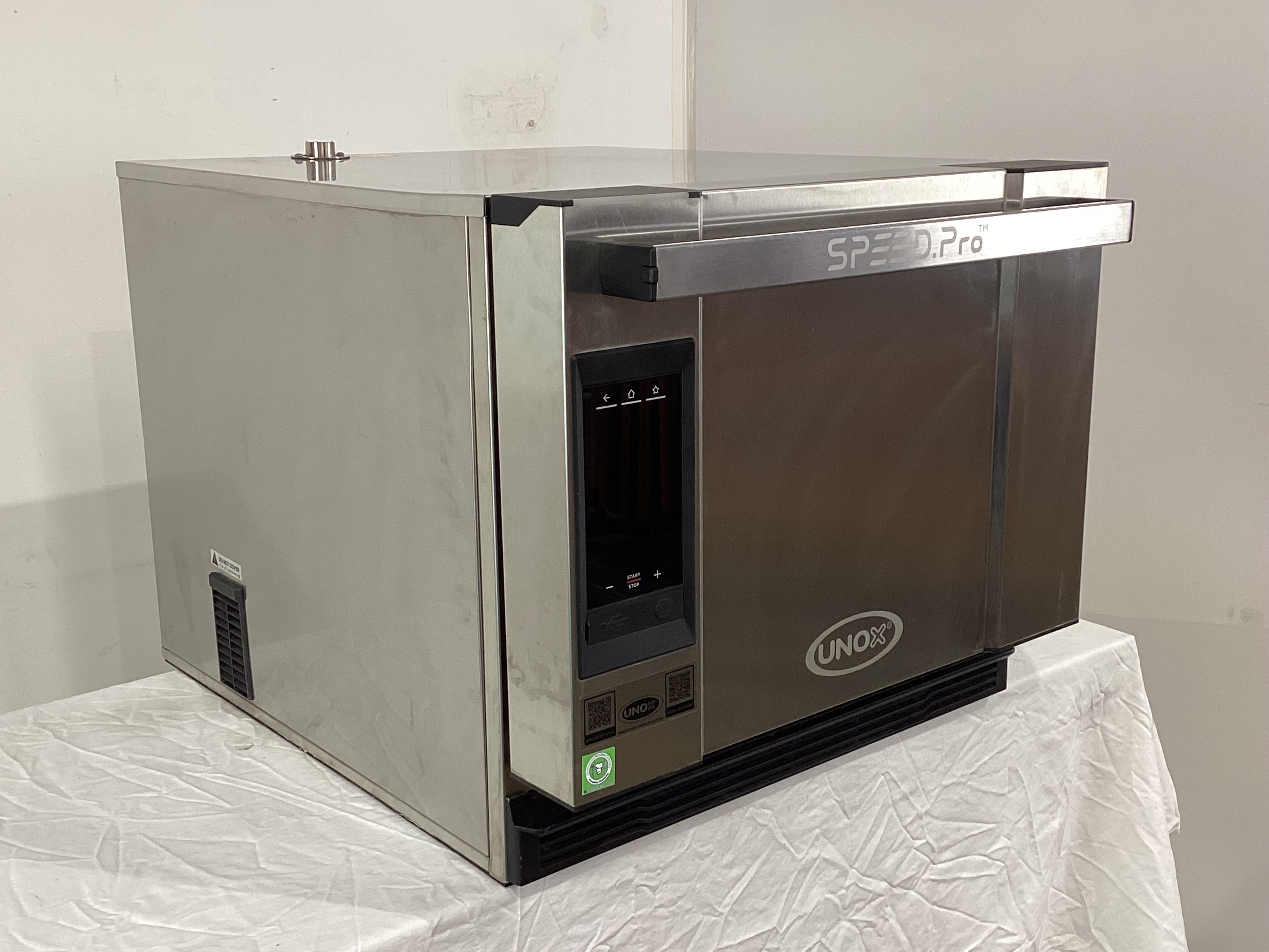Unox XESR-03HS-EDDN Speed Oven - 822446