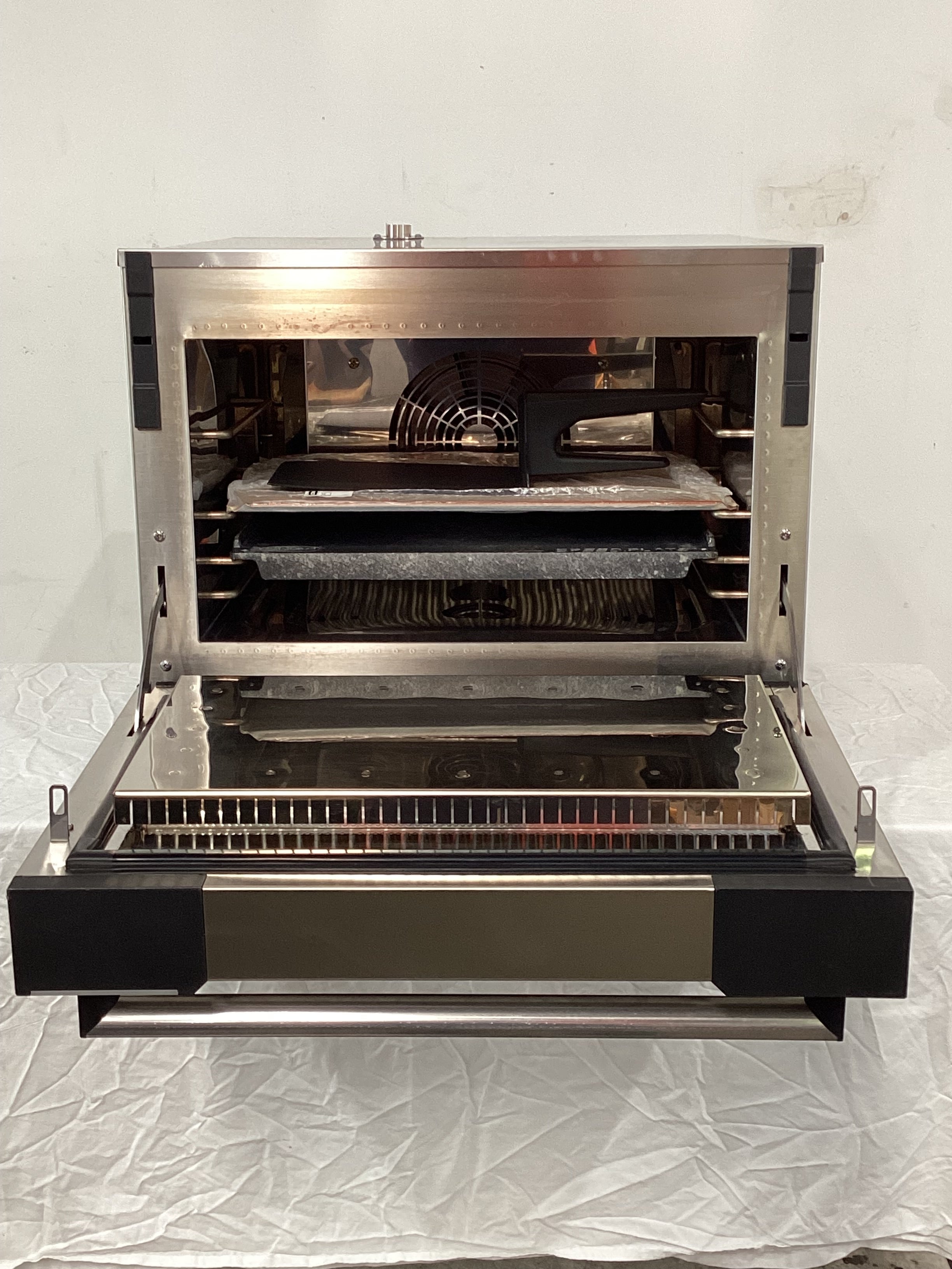 Unox XESR-03HS-EDDN Speed Oven - 822446