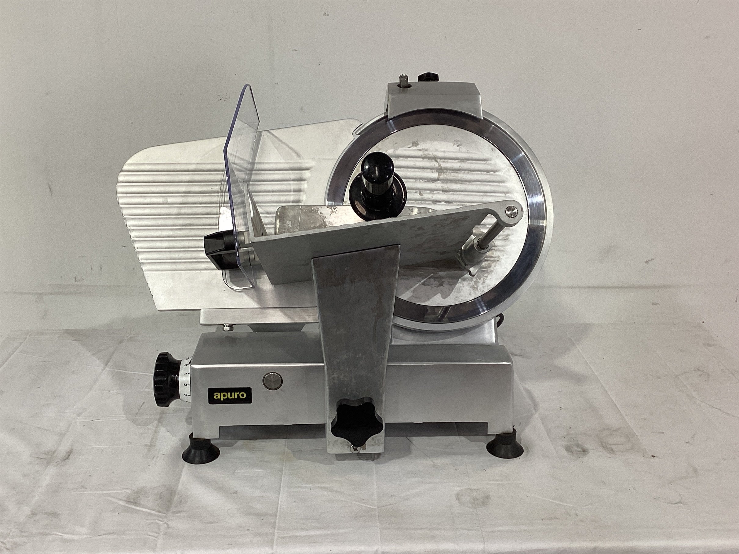 Apuro CD279-A Meat Slicer - 828223