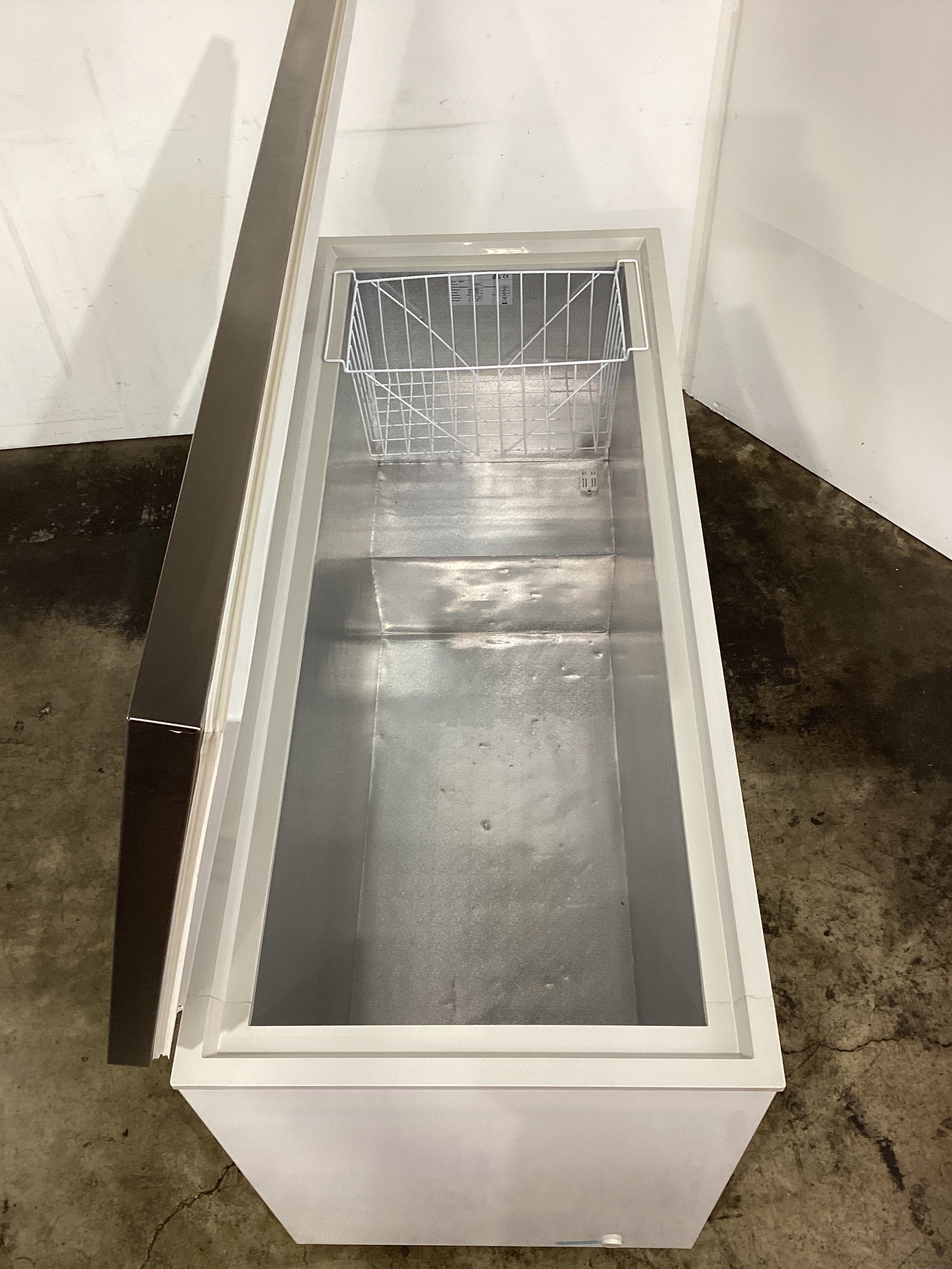 FED BD598F Chest Freezer - 828783
