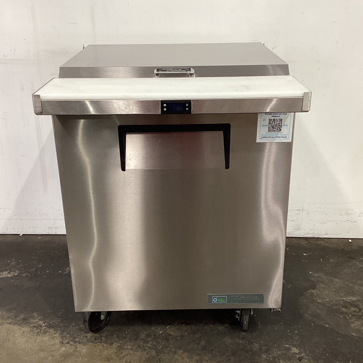 True TSSU-27-12M-C-HC Sandwich Prep Fridge - 830845