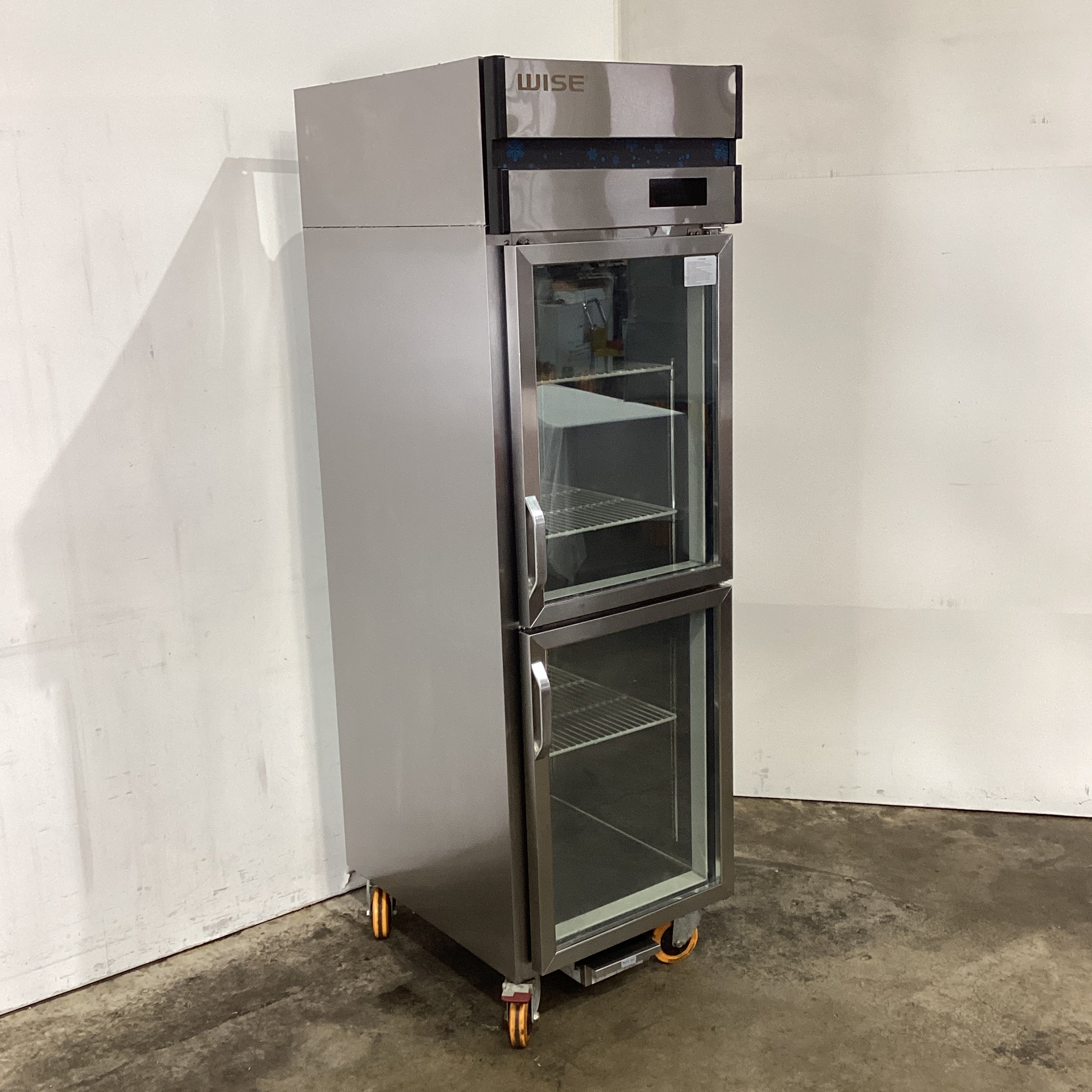 Wise AWRT-515L-R2-W Upright Fridge - 831358