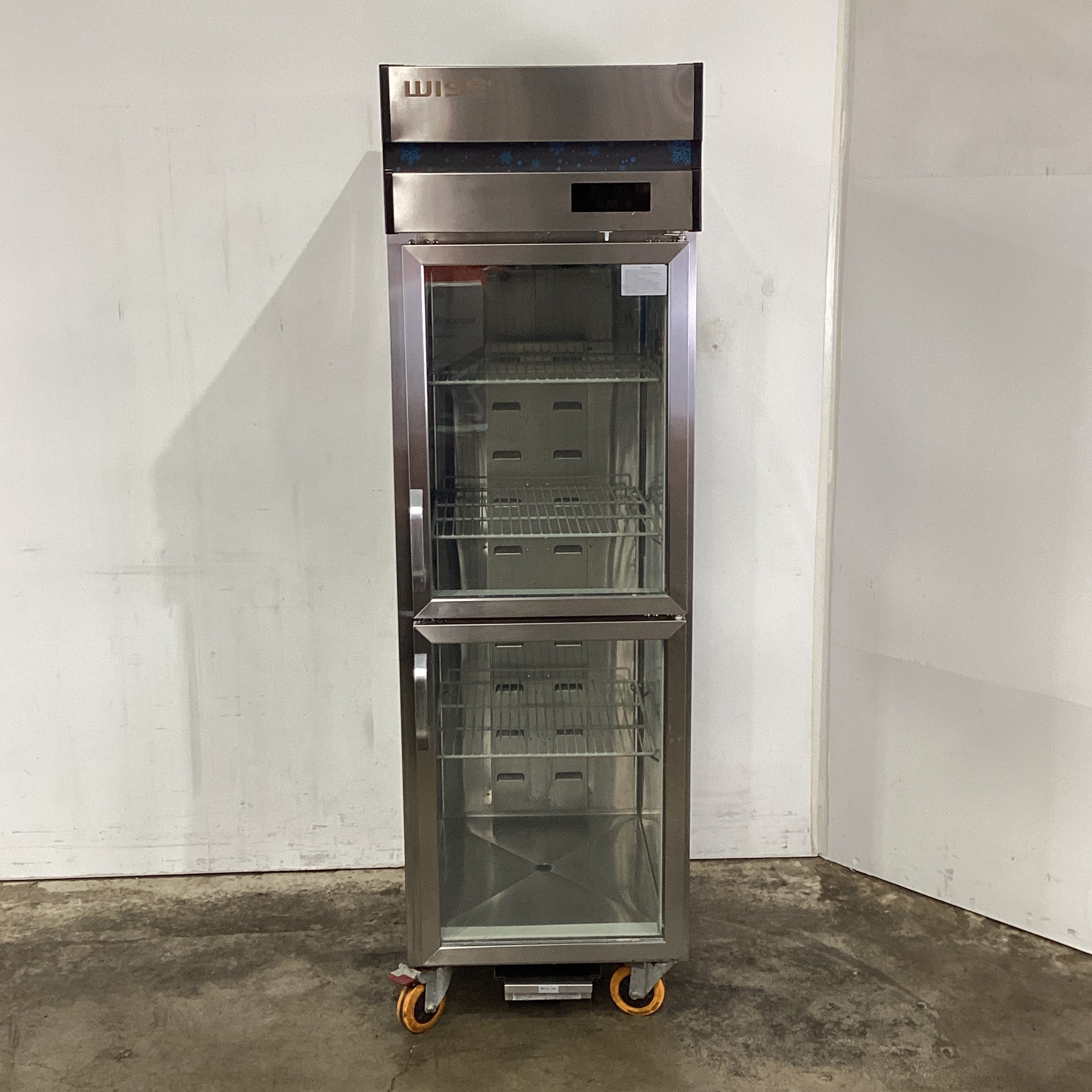 Wise AWRT-515L-R2-W Upright Fridge - 831358