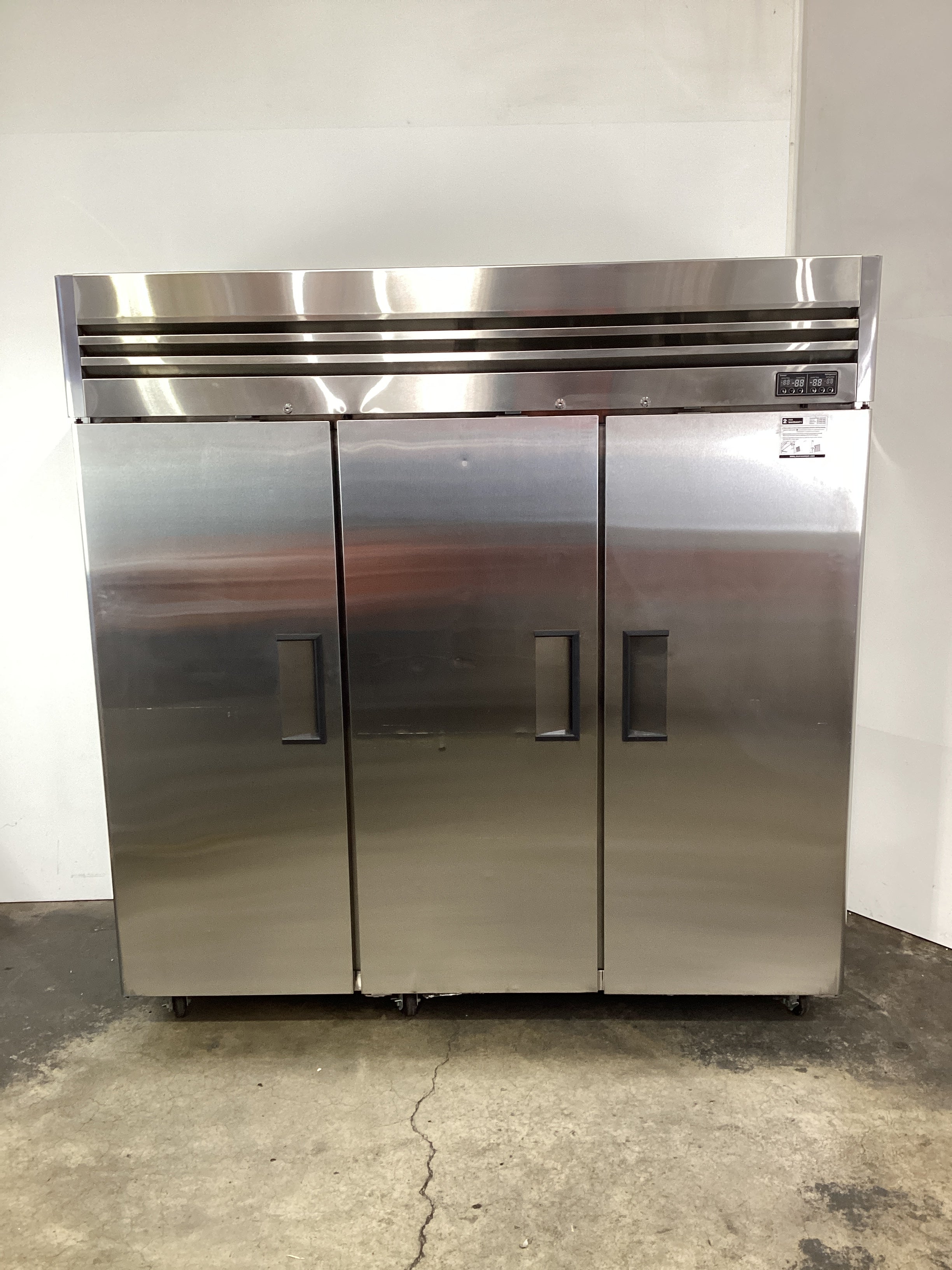 Skipio SRFT65-3 Upright Fridge/Freezer Combo - 833046