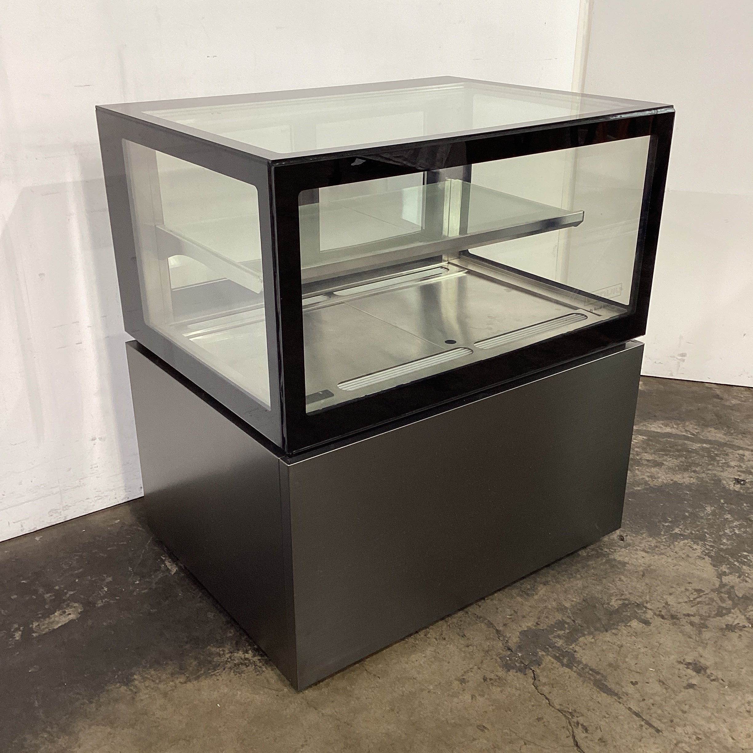 Anvil NSDJ2730 Cake Display - 833739