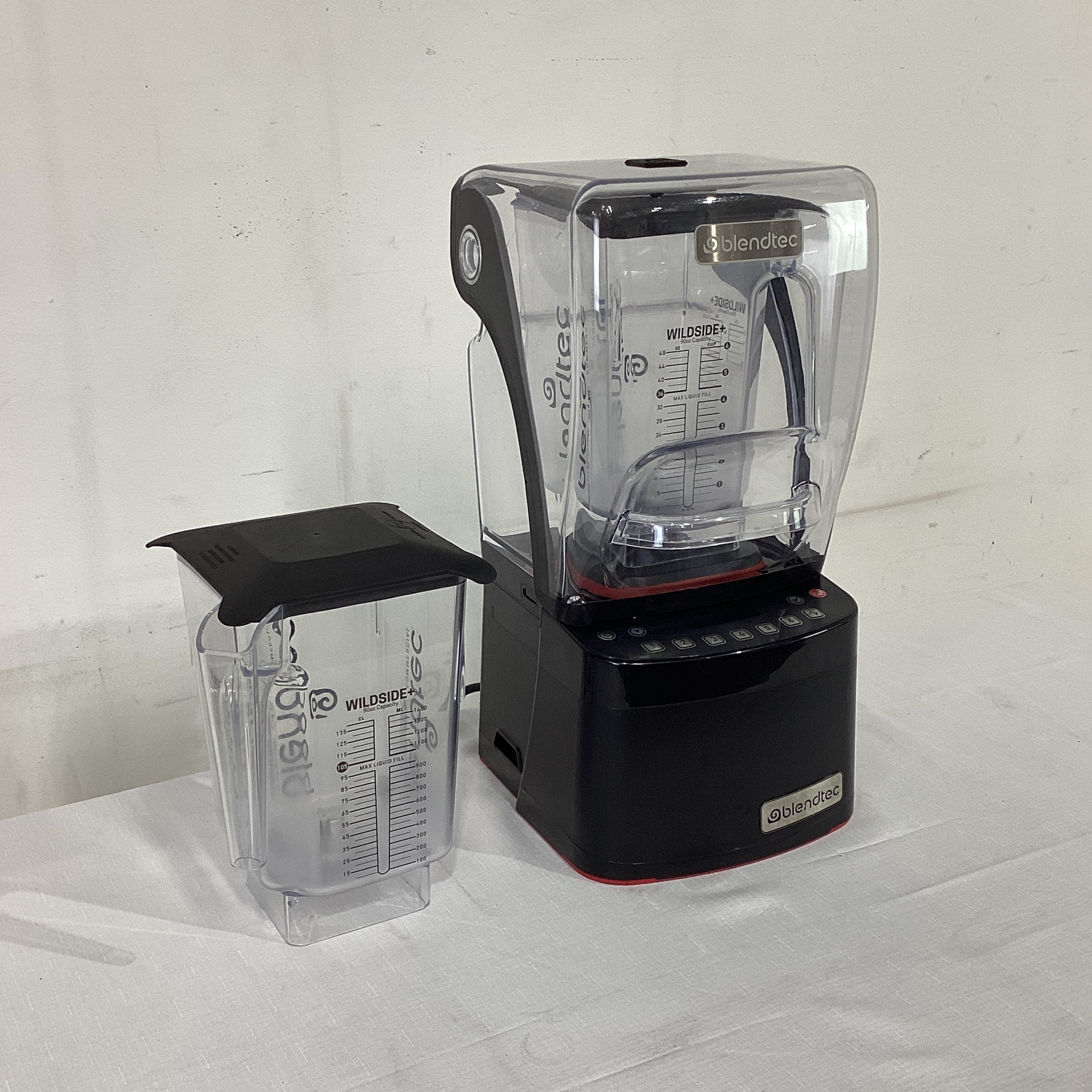 Blendtec Stealth 885 Blender + 2 Jugs - 833764