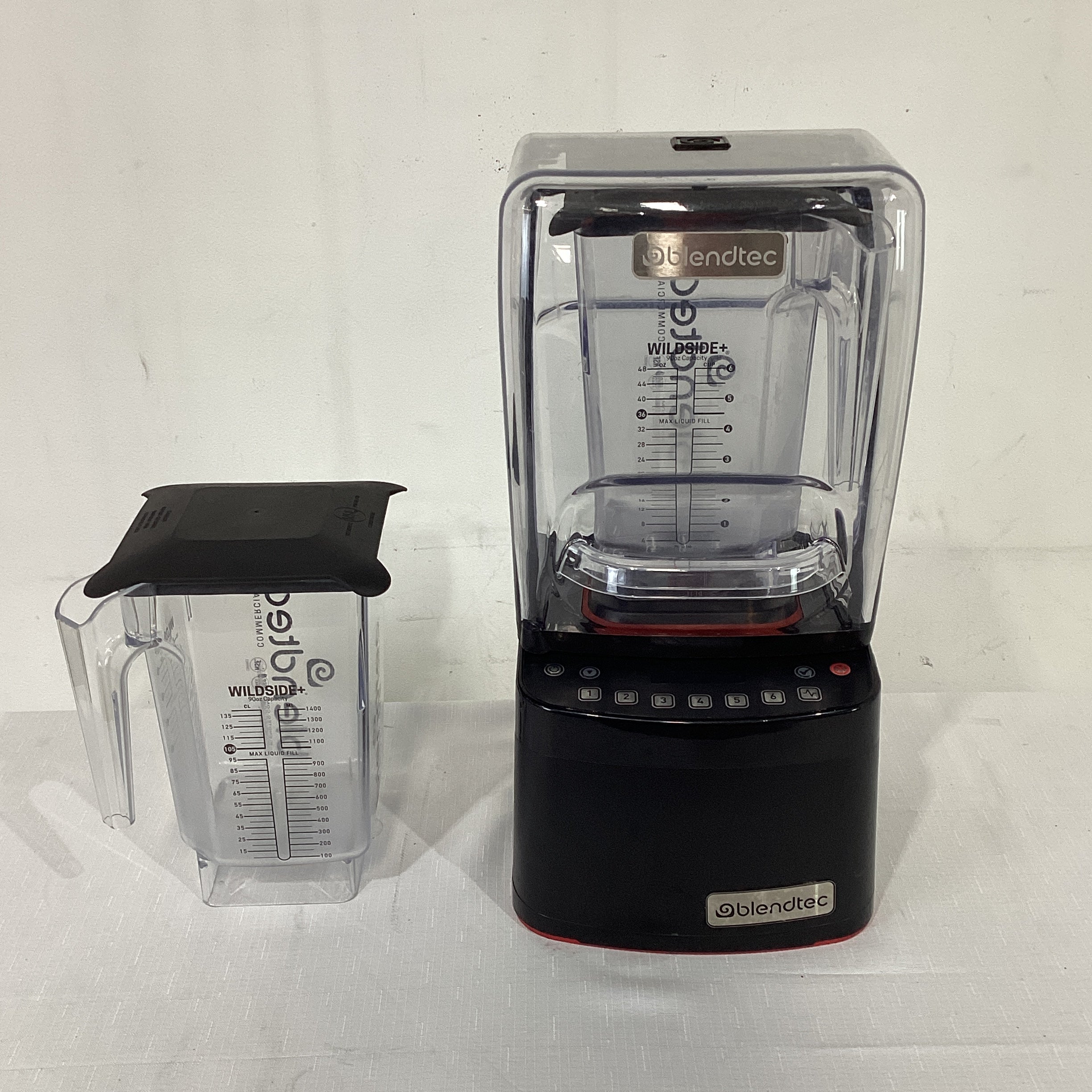 Blendtec Stealth 885 Blender + 2 Jugs - 833764