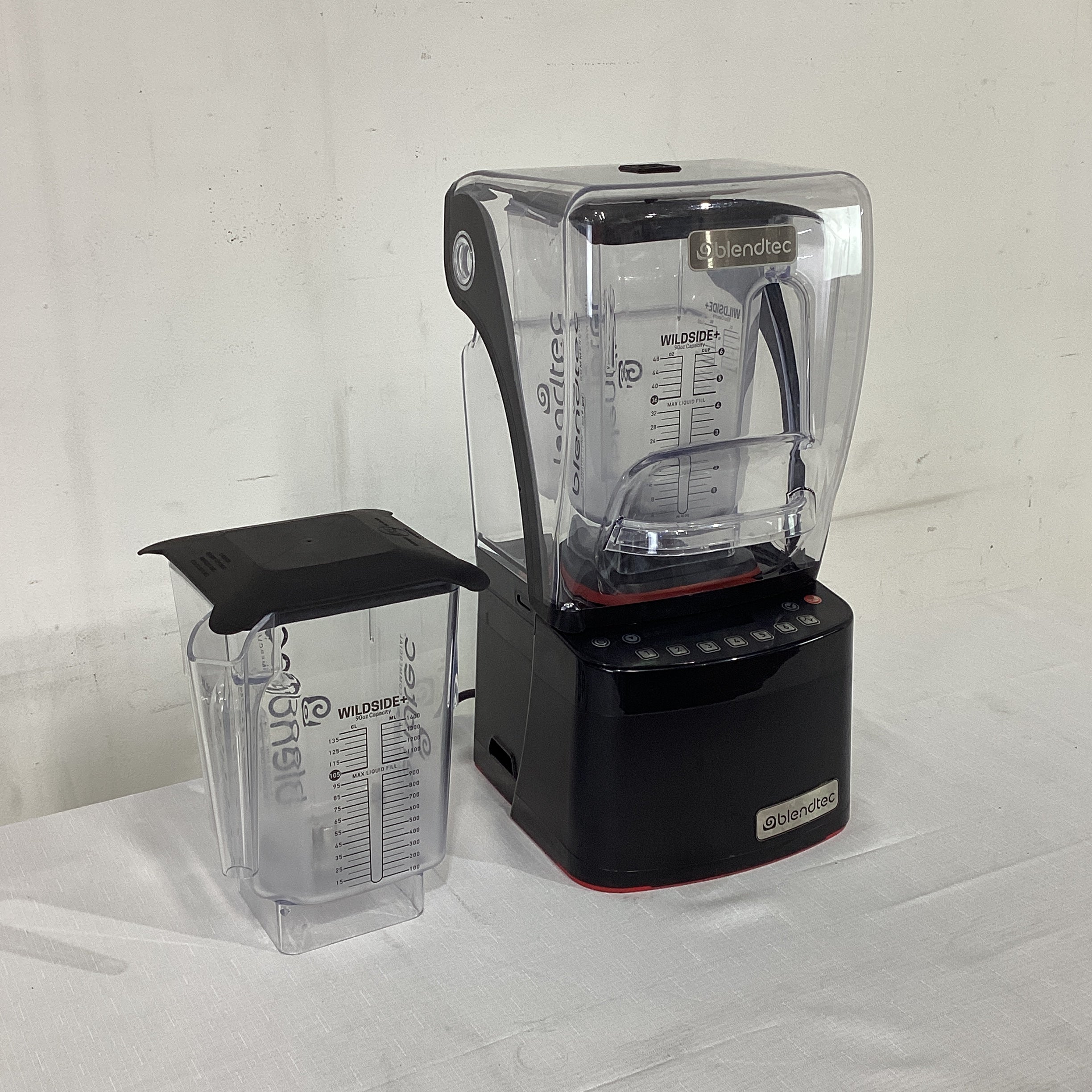 Blendtec Stealth 885 Blender + 2 Jugs - 833765