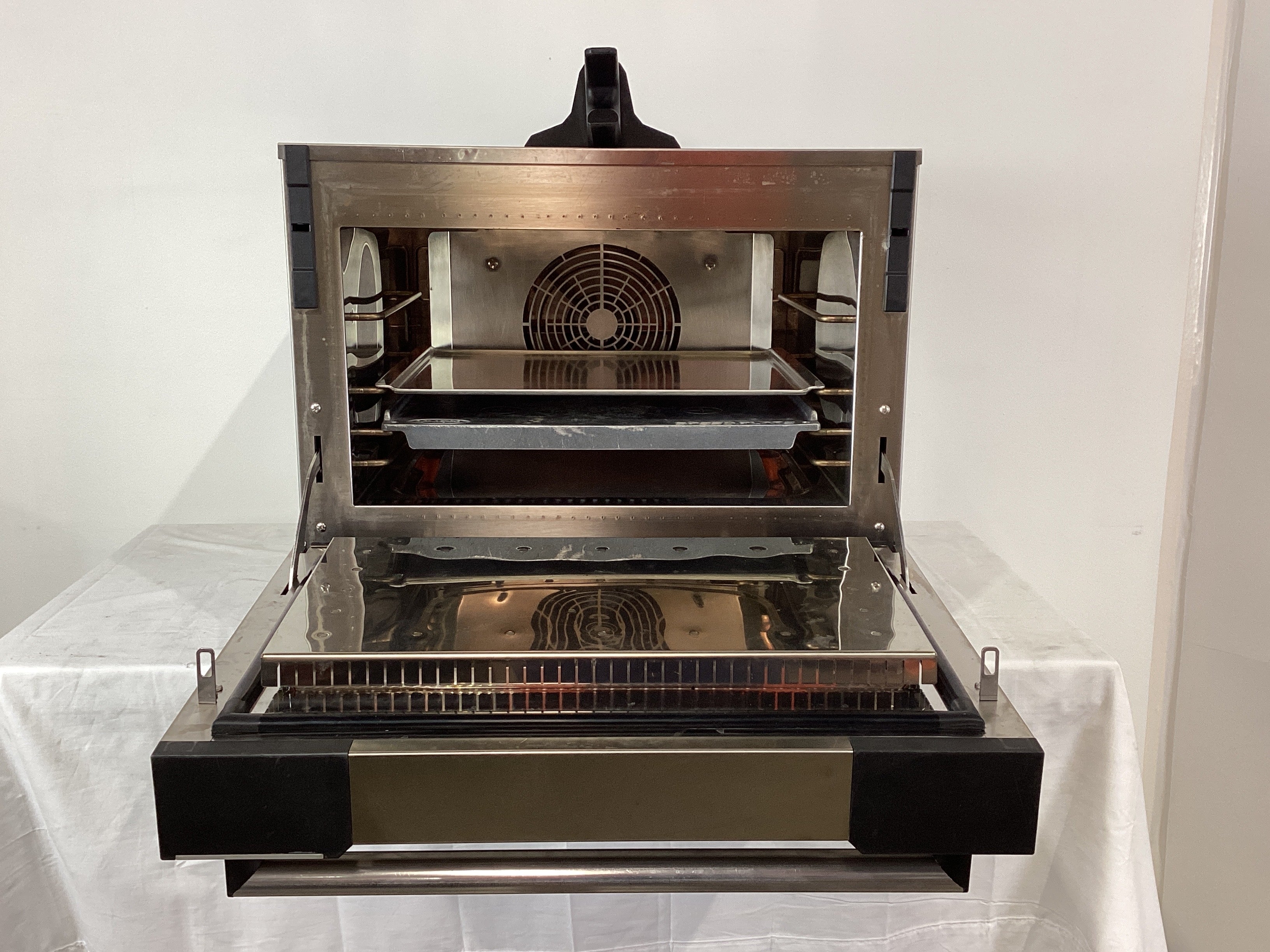 Unox XESR-03HS-MDDN Speed Oven - 834391