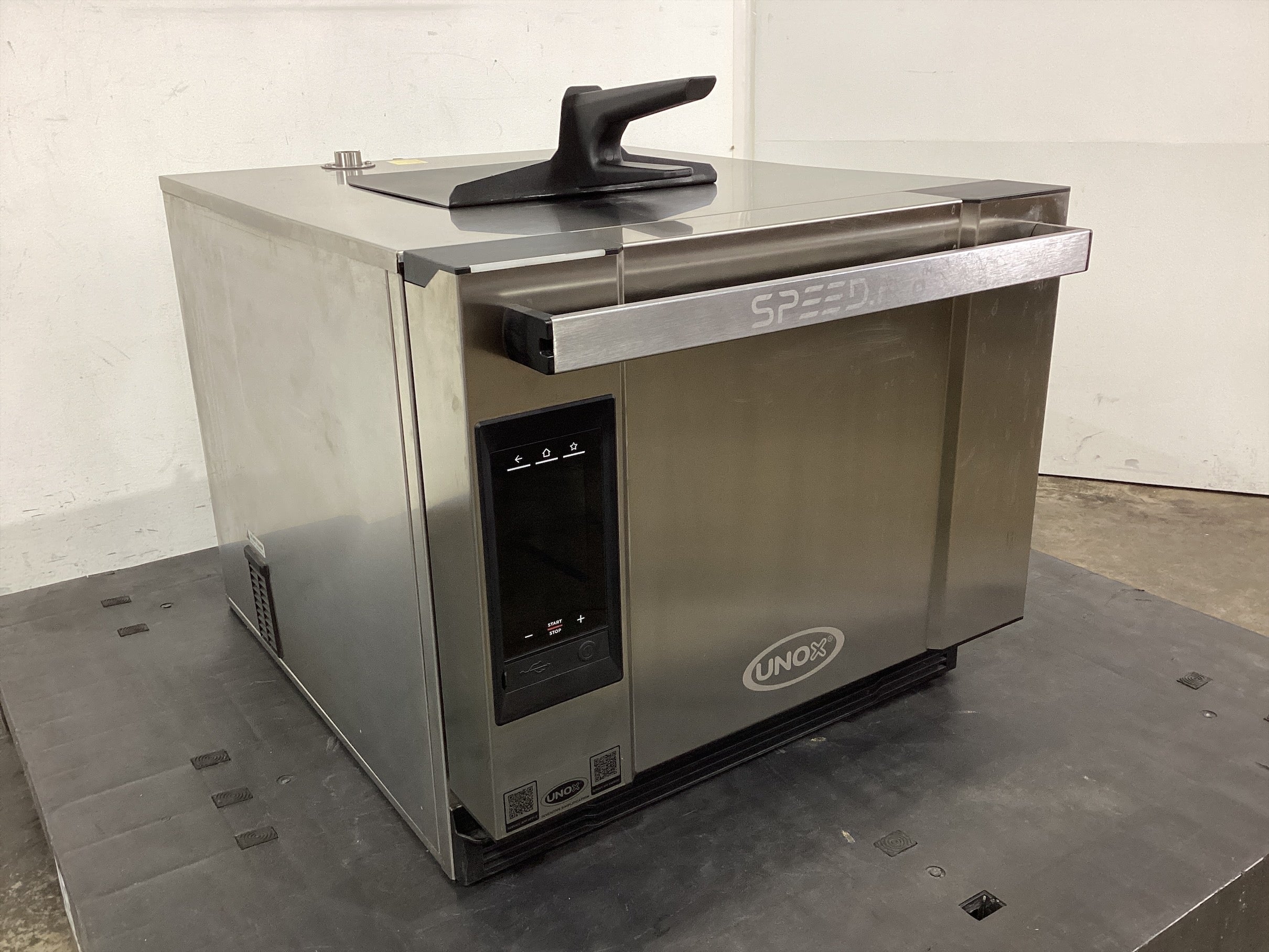 Unox XESR-03HS-MDDN Speed Oven - 834756