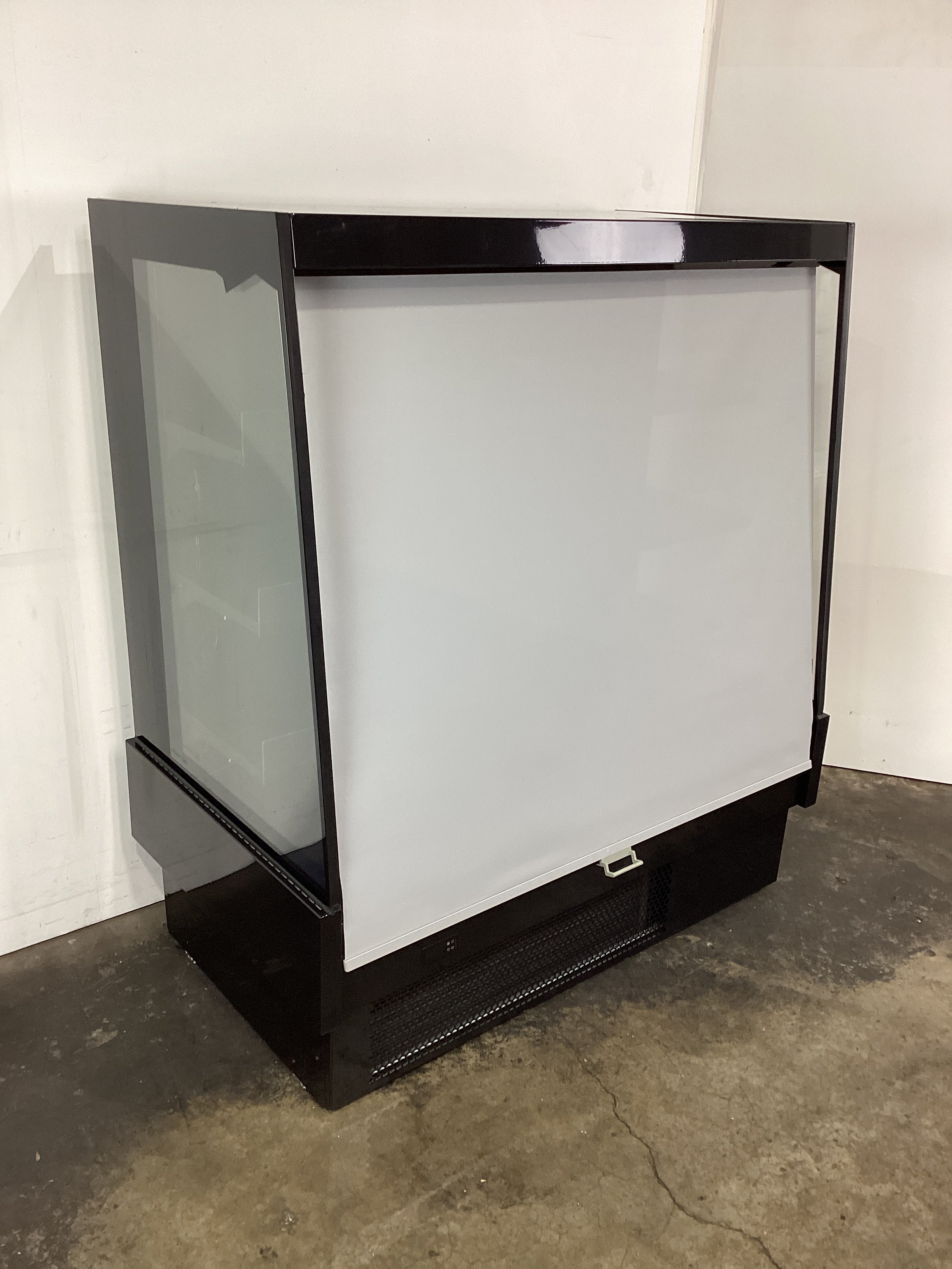 Hussmann SGN152S-2 Self Contained Open Front Semi-Vertical Chiller - 836319