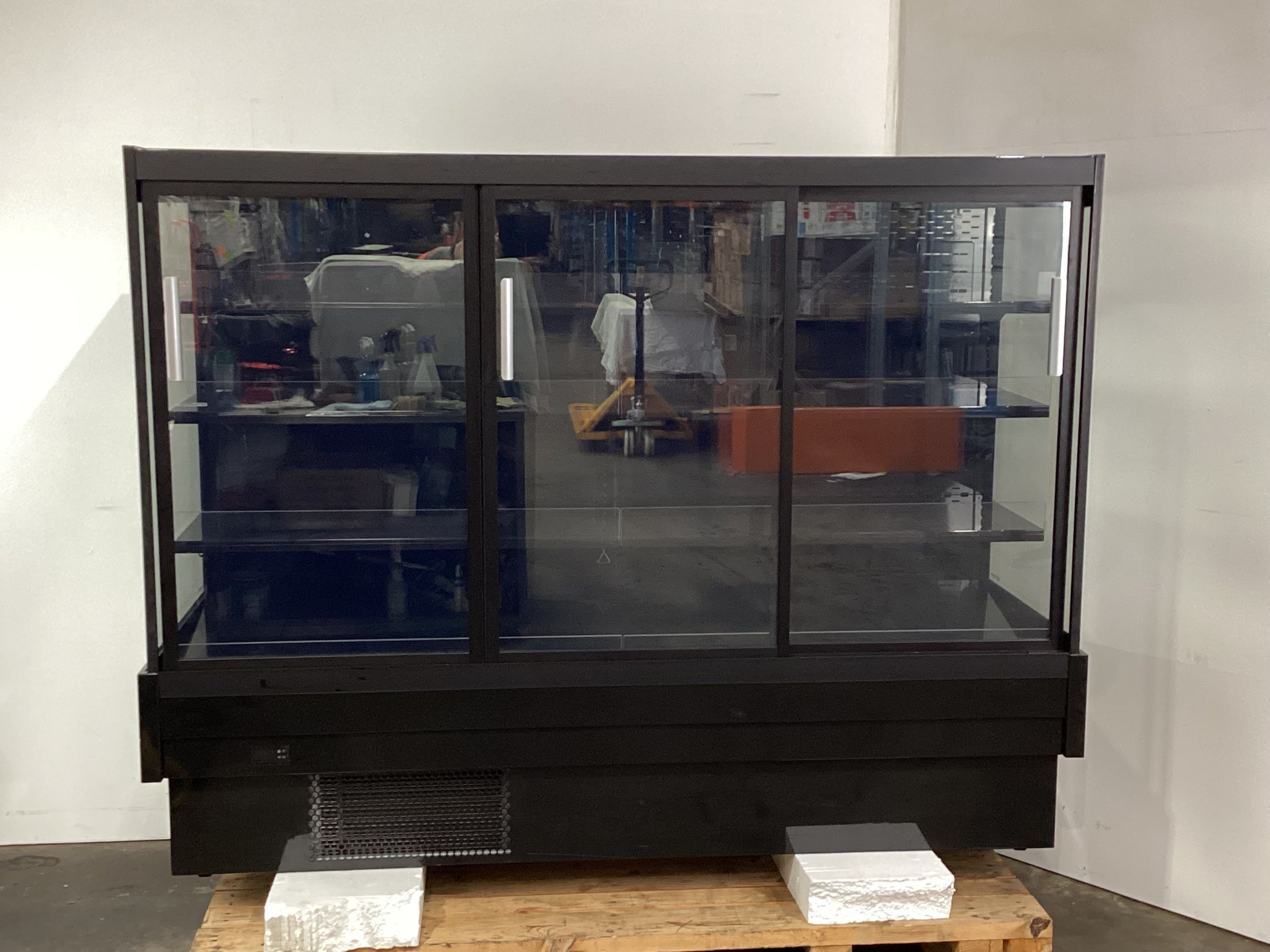 Hussmann SGND153S-3Q5-1IRC Vertical Chiller - 836320