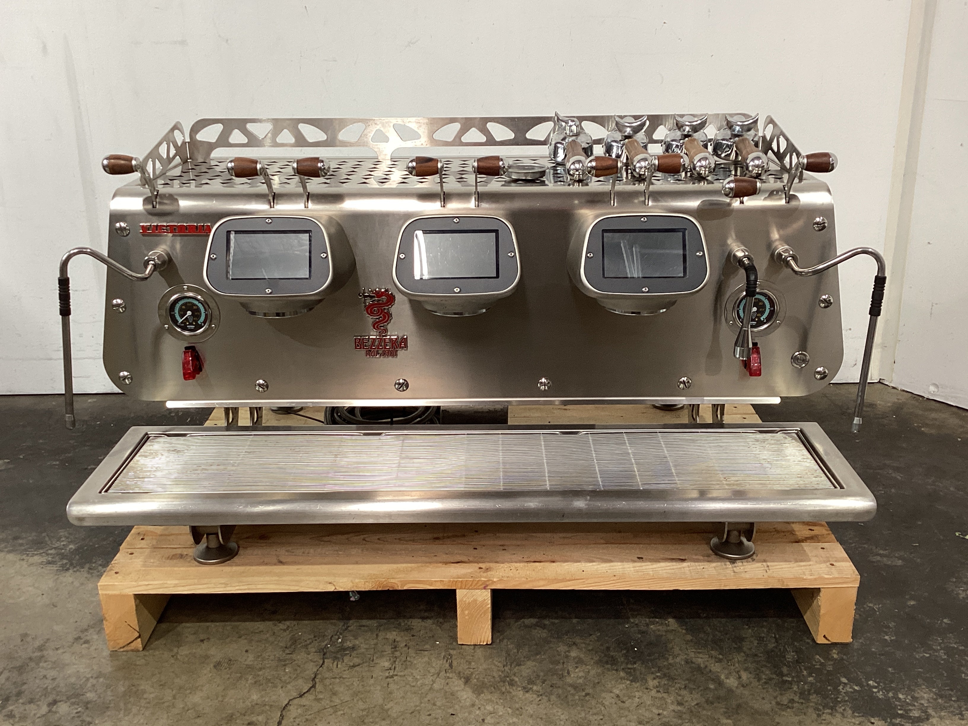 Bezzera Victoria De Brewing Profile 3 Group Coffee Machine - 836457