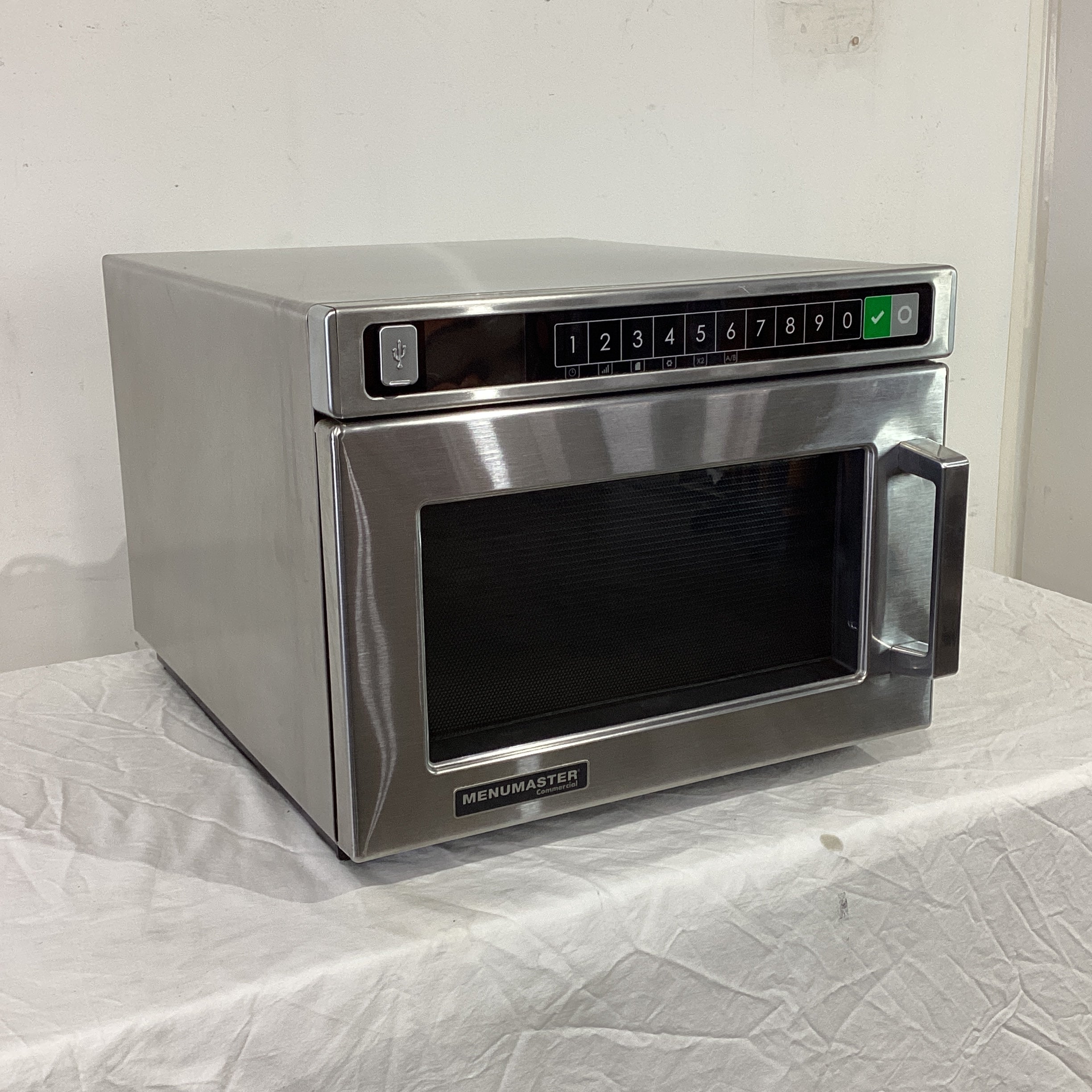 Menumaster DEC14E2 Microwave - 837052