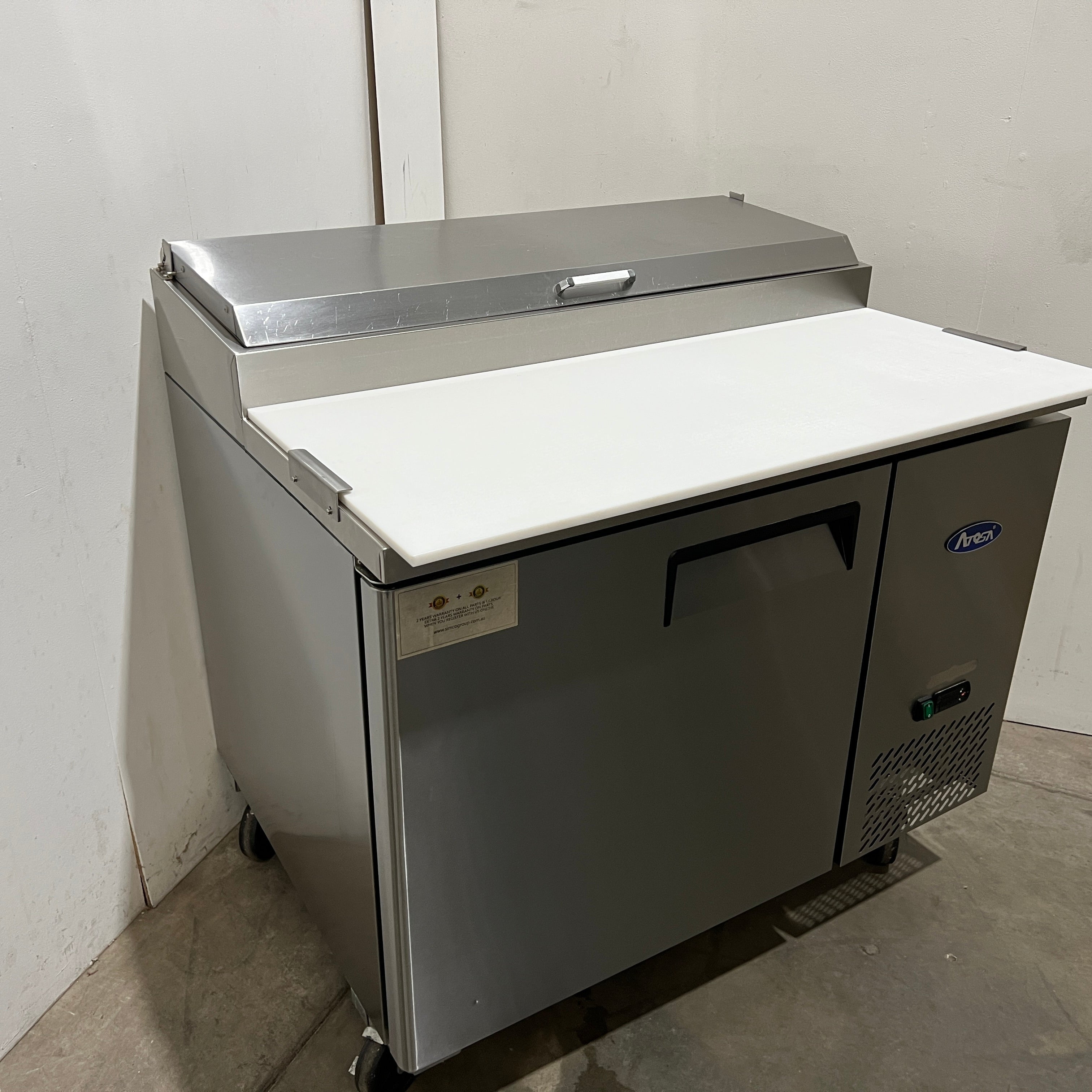 Atosa MPF8201GR Sandwich Prep Bench - 843290